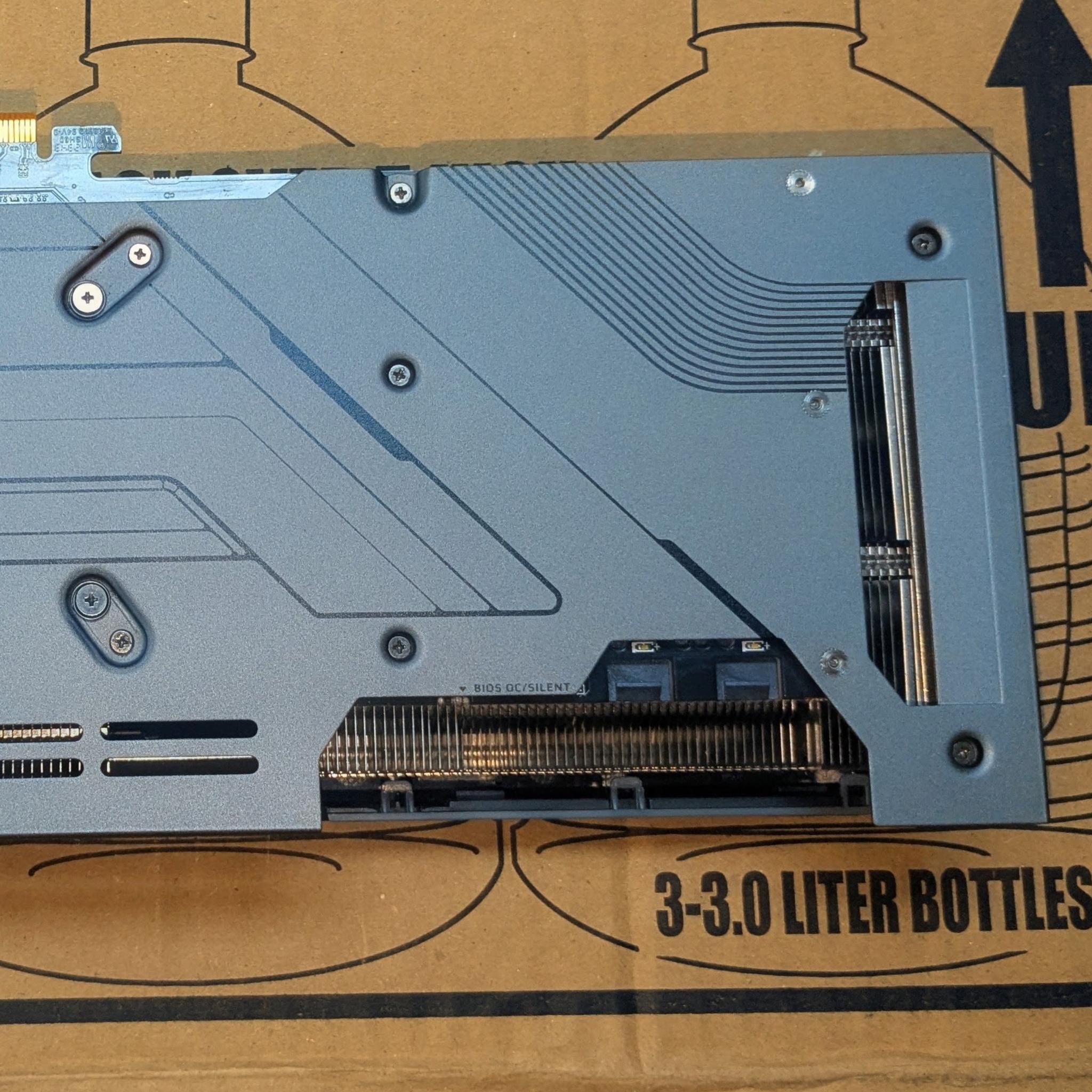 GIGABYTE Radeon RX 7800 XT GAMING OC 16G