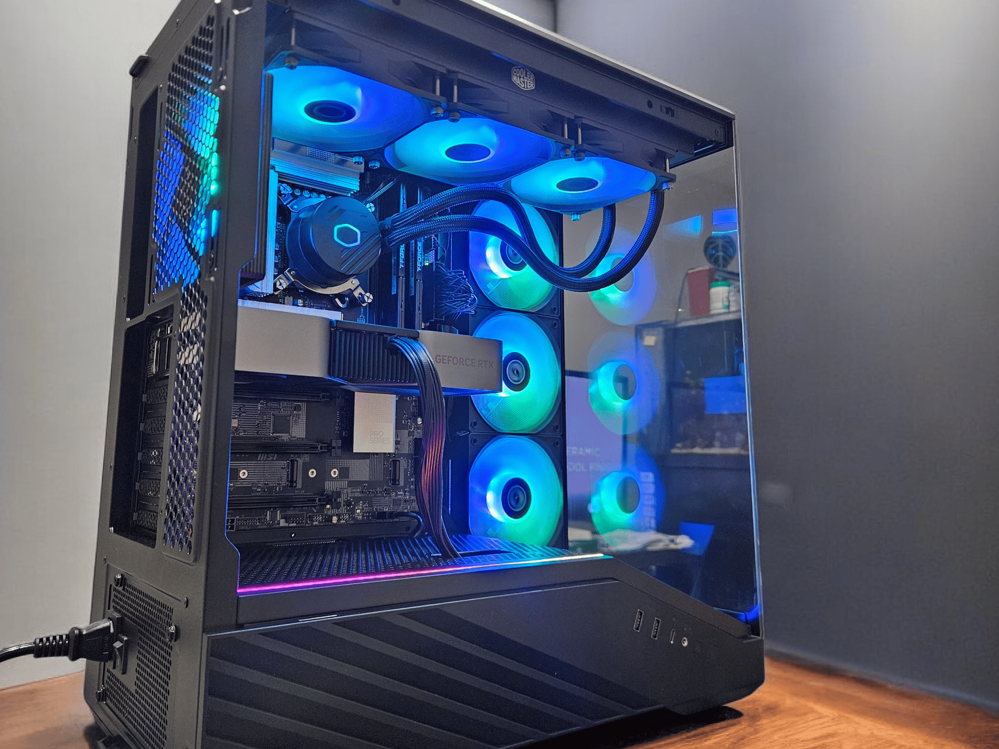 Lian Li V100R Gaming PC + RTX 4070 + Intel Core Ultra 245KF + 32GB DDR5 + 1TB M.2