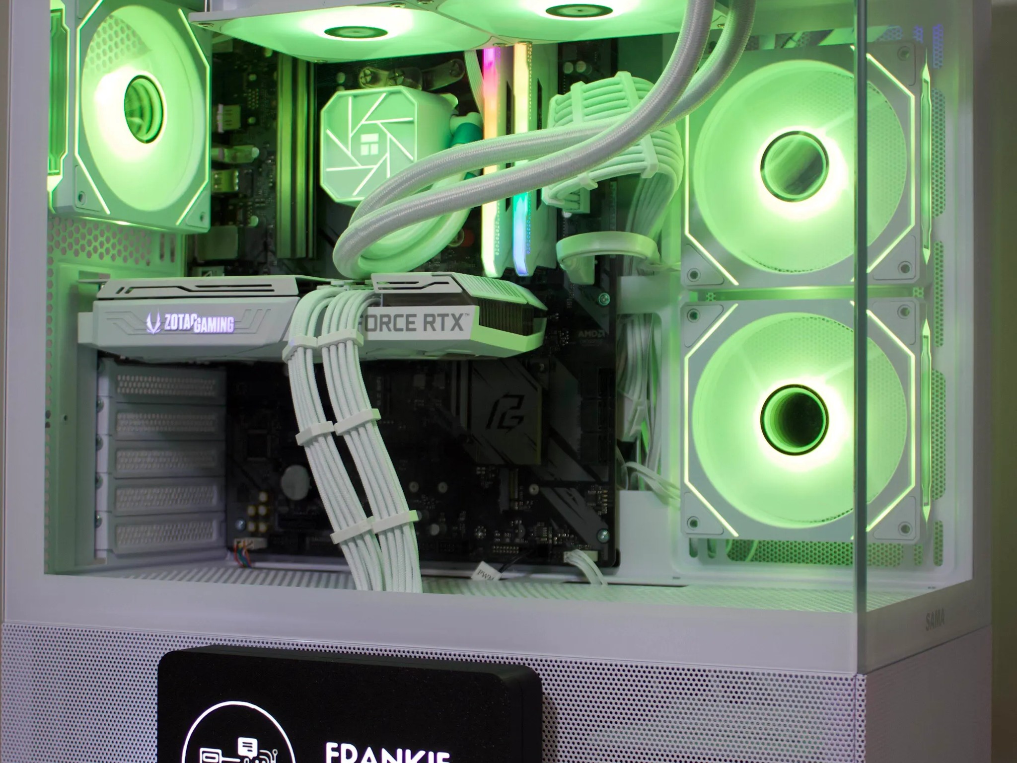 RTX 3060 | Ryzen 7 5800X | 1TB SSD NVMe | 32GB RAM | Wifi & Bluetooth!