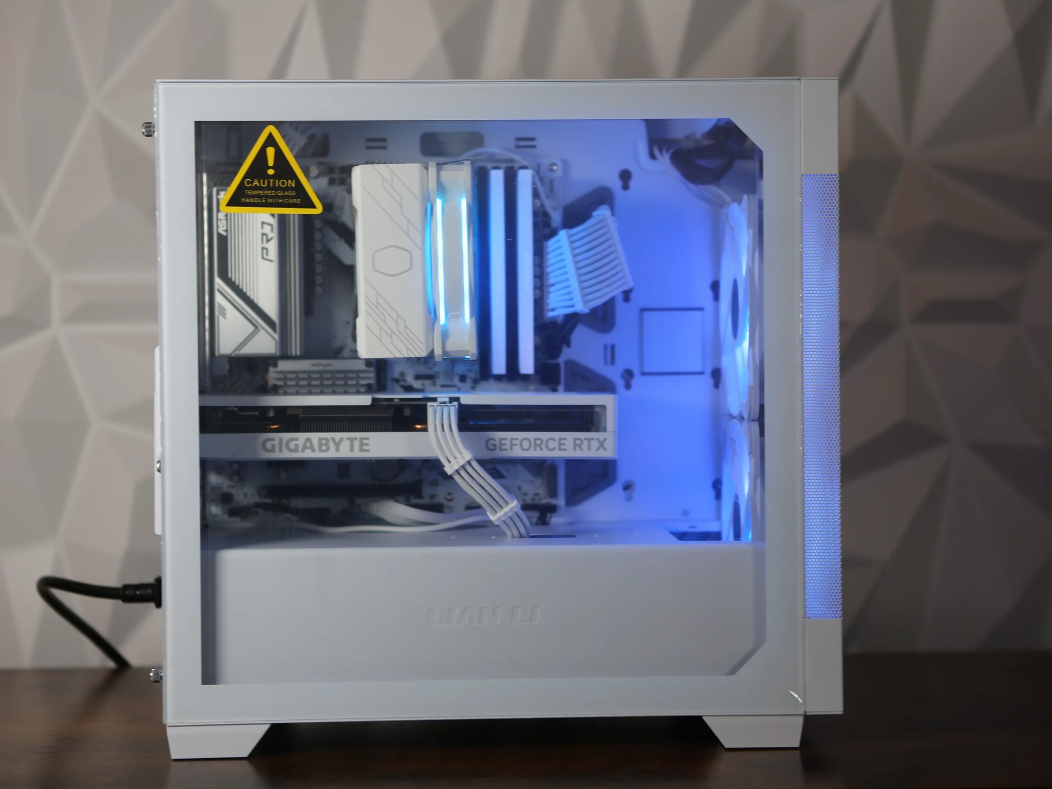 ❄️Snow White's Revenge!❄️Ryzen 7 5700X3D❄️NVIDIA RTX 4060 Ti❄️