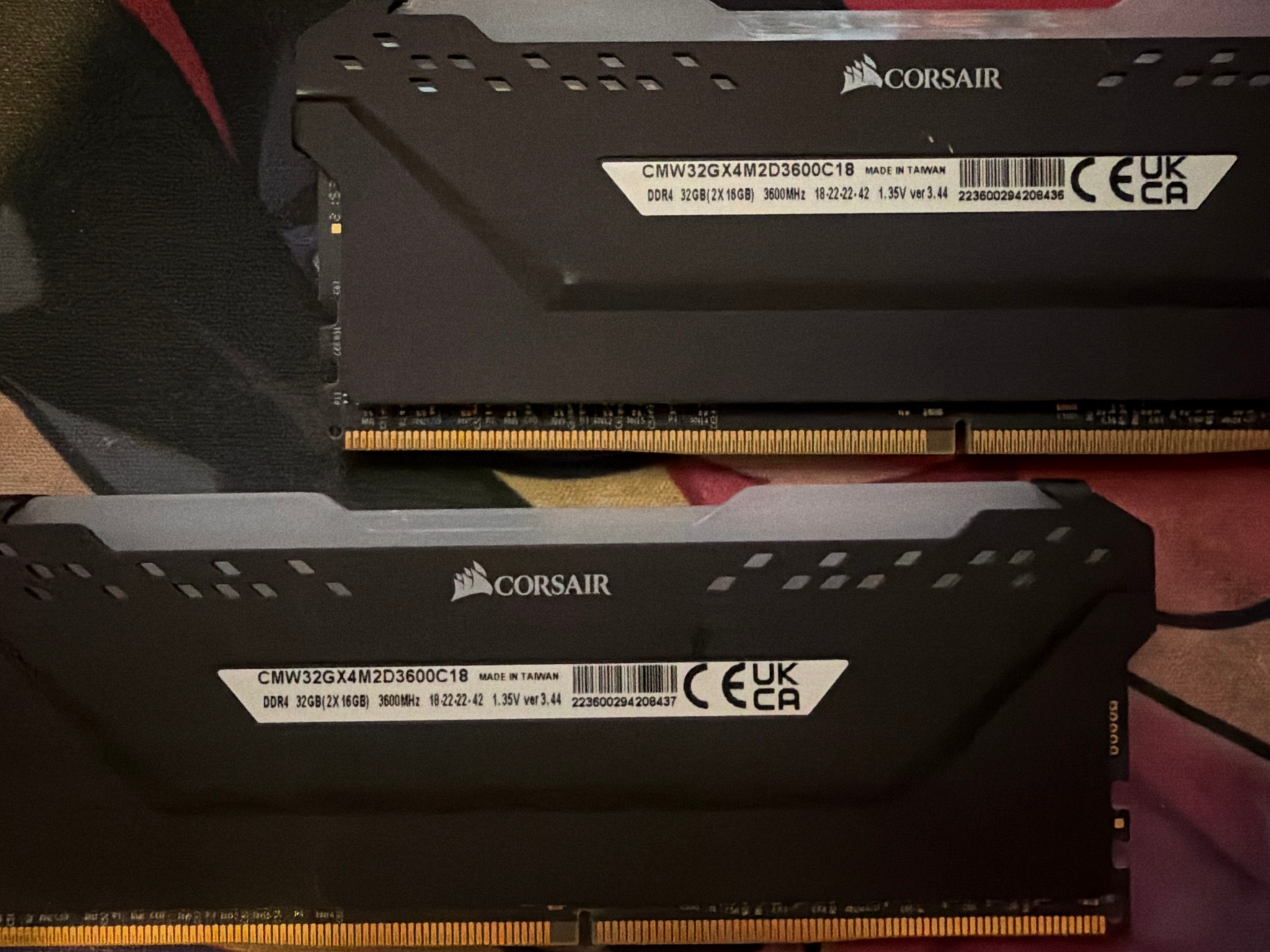 Corsair Vengeance RGB PRO 32GB 16x2 with one nonfunctional