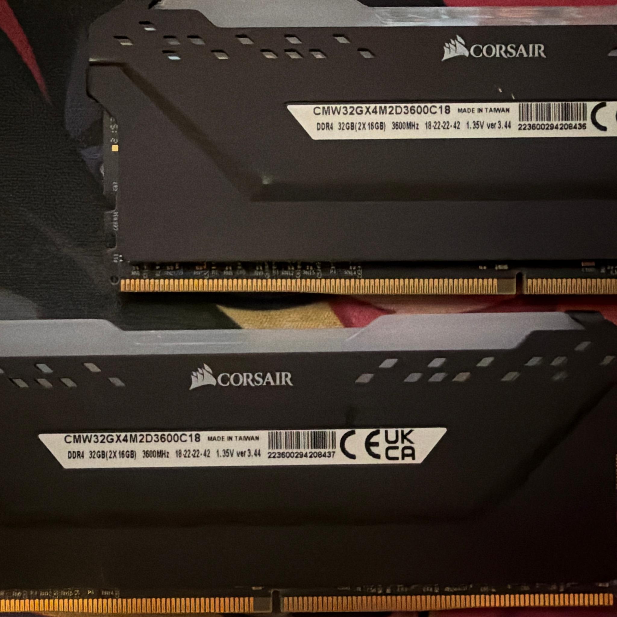 Corsair Vengeance RGB PRO 32GB 16x2 with one nonfunctional