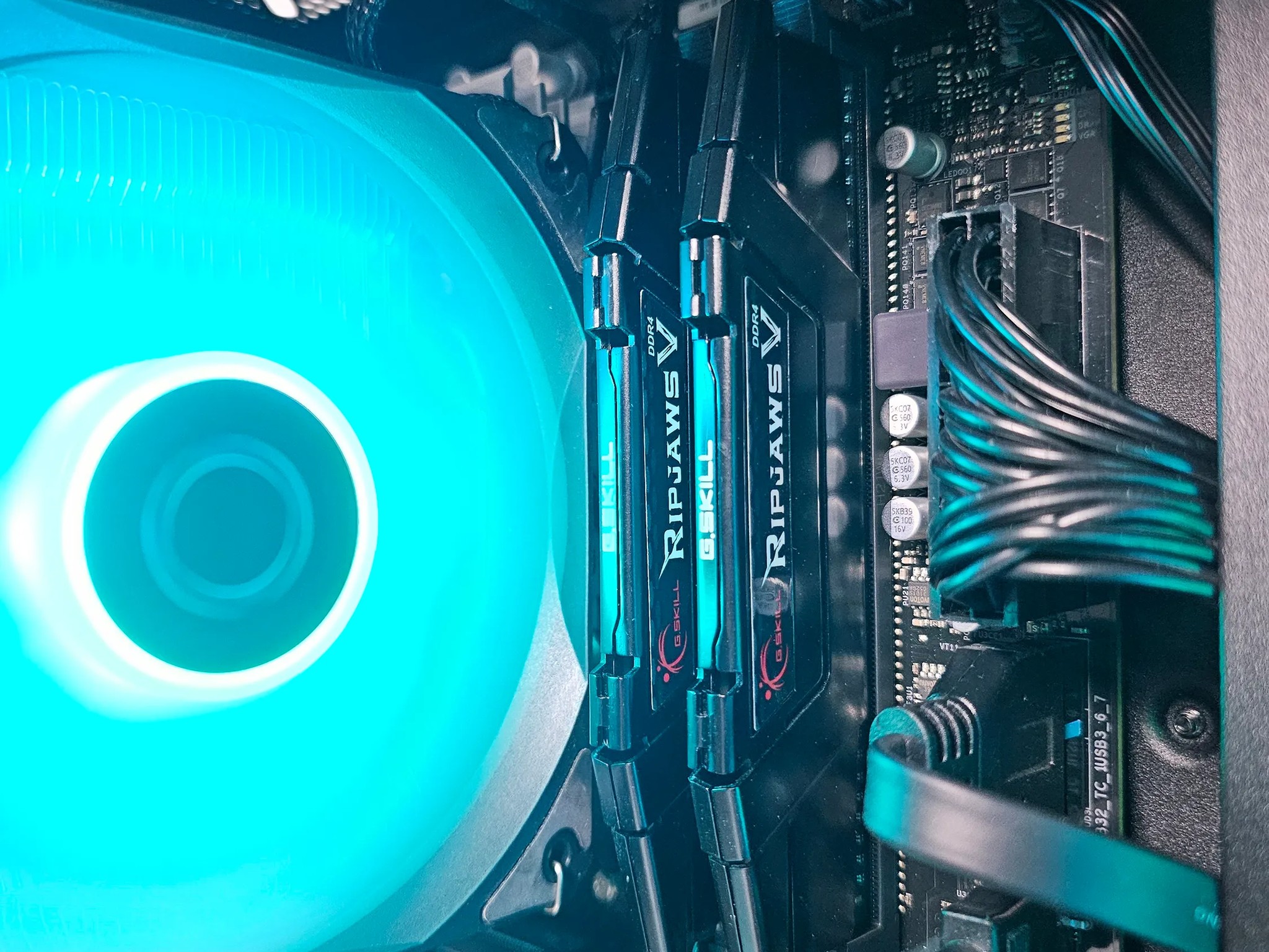 1080p-1440p RGB Gaming PC / RTX 3070 8GB / i5 12400f / 64GB DDR4 / 1TB SSD / WIFI + BT