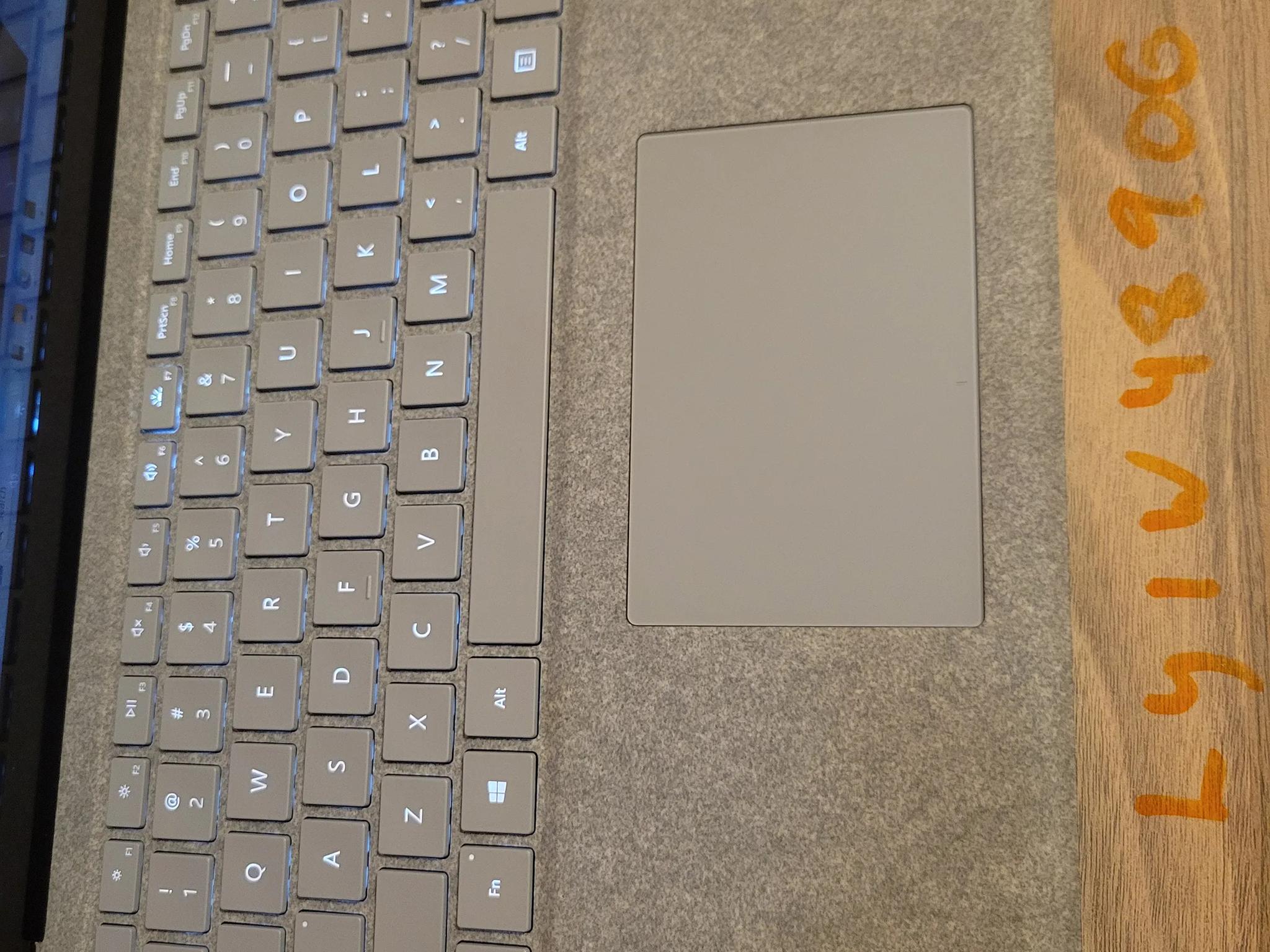 Microsoft Surface Laptop 2 - intel i7 - 512gb - 16gb ram - 13.5" touch screen