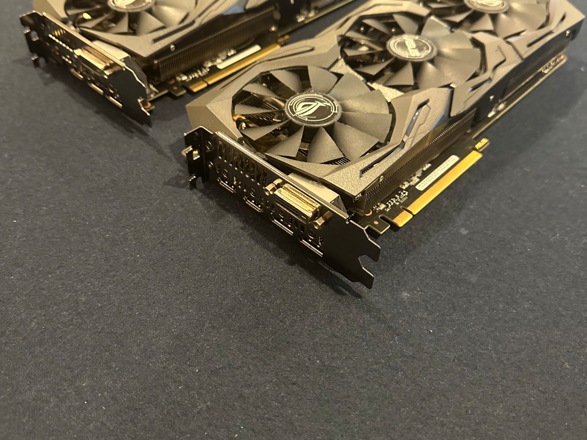 Asus ROG STRIX 1070ti 8gb (x2) SLI with Zotac Bridge
