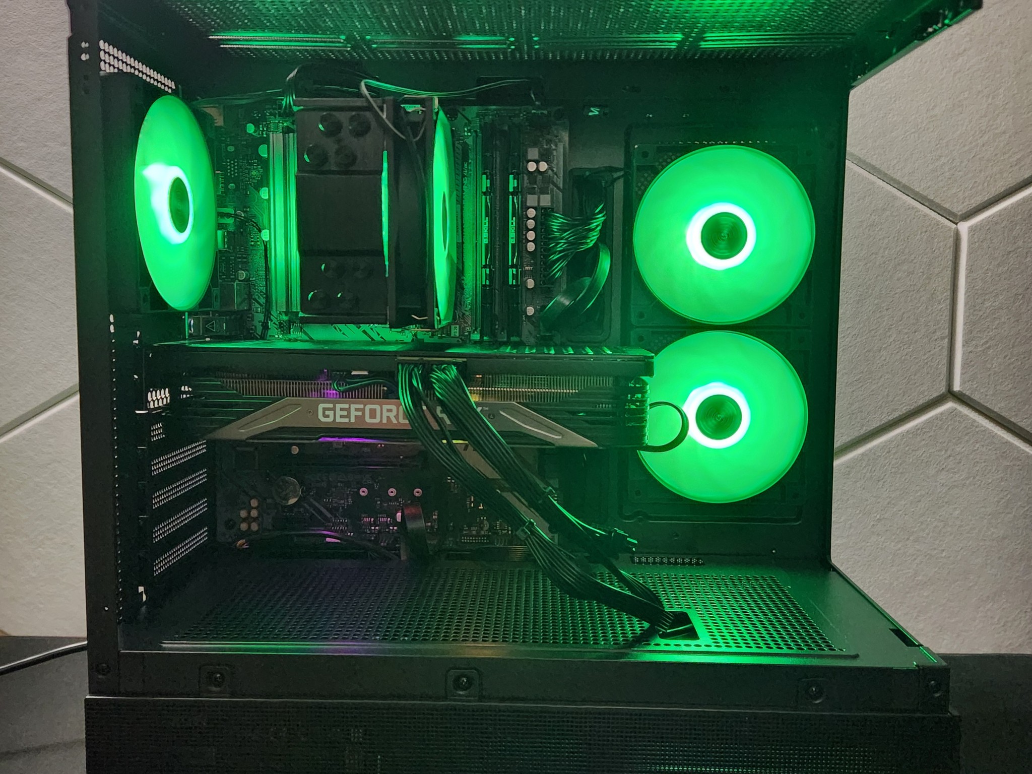 RTX 3070 | Ryzen 7 3700X | 16GB DDR4 | 256GB SSD + 1TB HDD | WIFI+BT | Windows 11