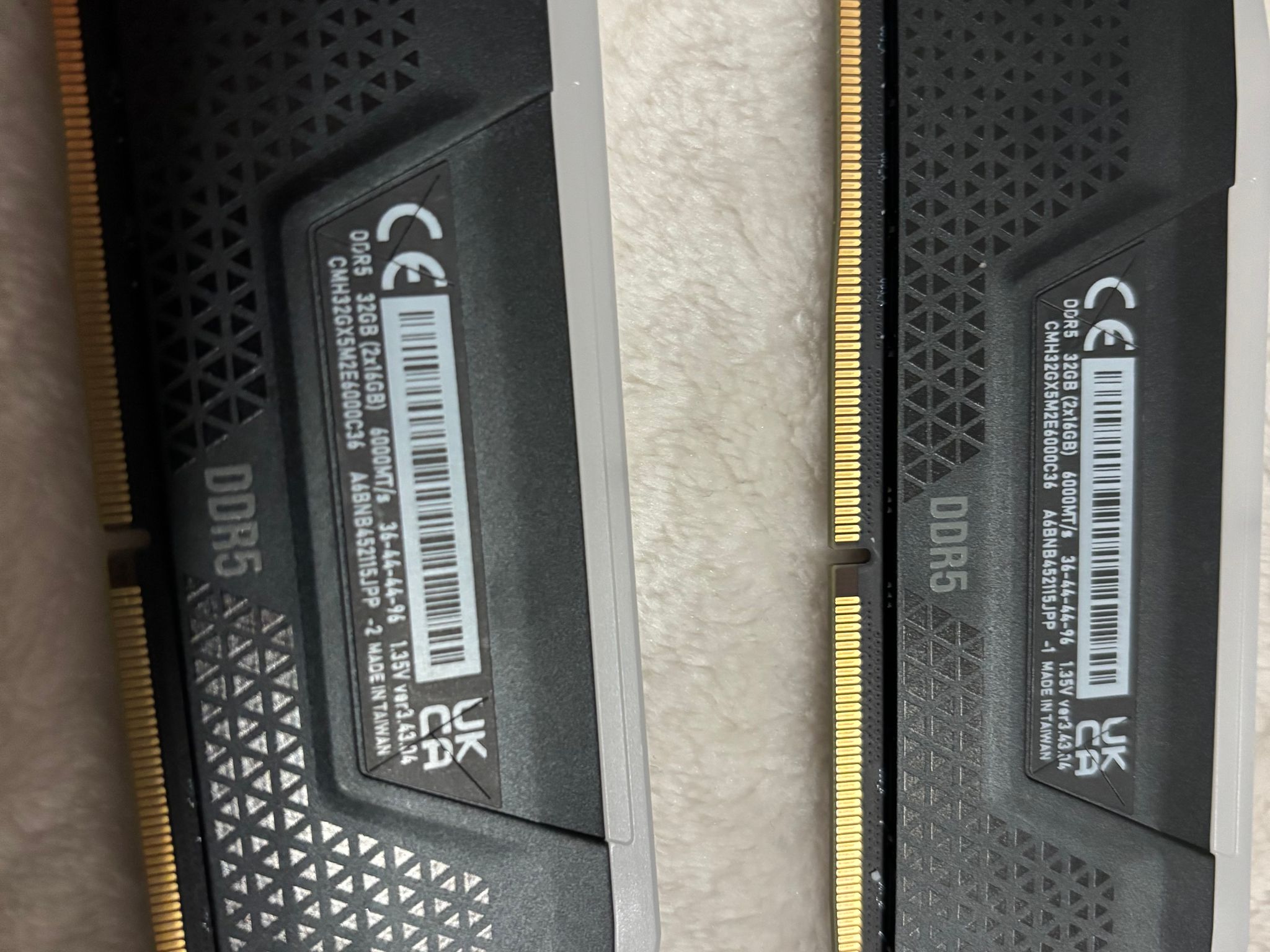 Corsair Vengeance RGB DDR5 32GB (2x16GB) Cl 36 6000MT/s  DIMM RGB Lighting RAM