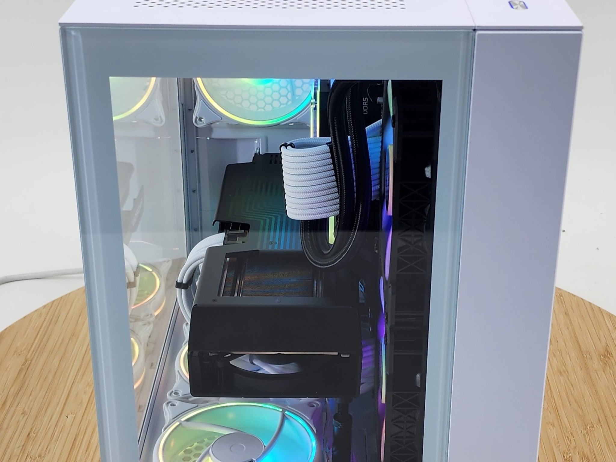 Gaming PC Ultra 7 265K 32GB RAM 1TB SSD RX 9070 XT 16GB Windows 11 Computer