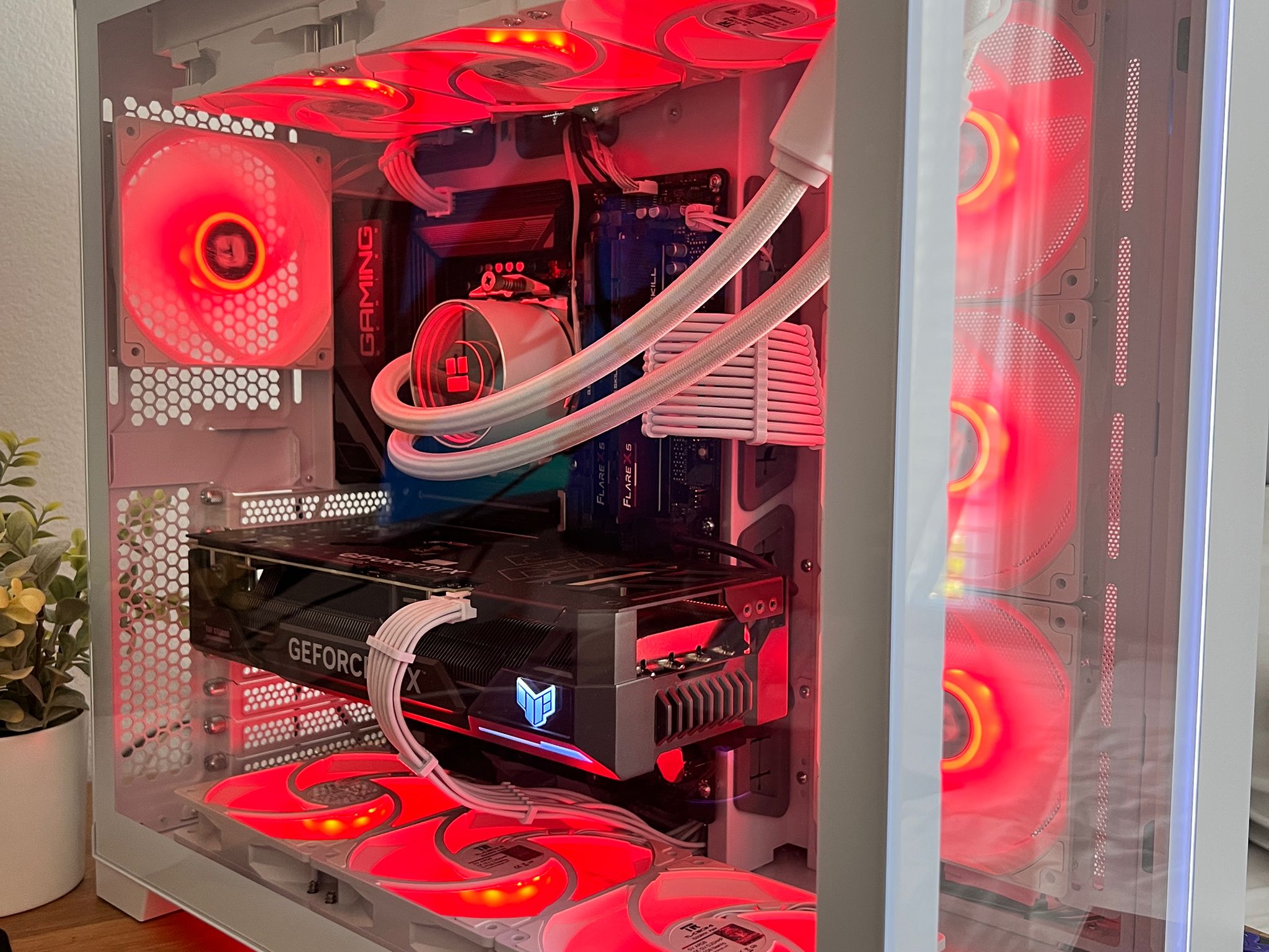 RTX 4070 TI | Ryzen 7 7700x | 32gb DDR5 | 1tb M.2 Gen4 | Gaming PC