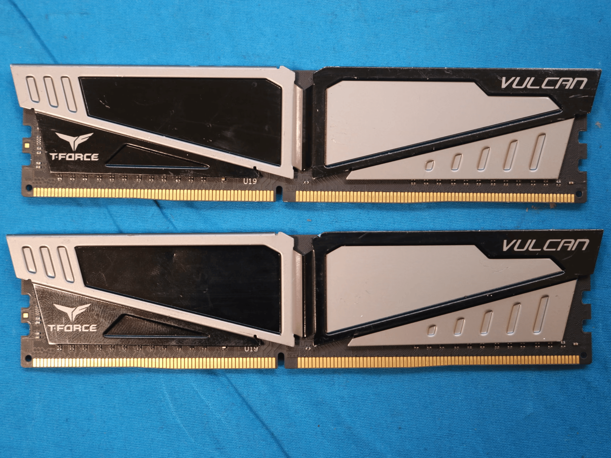 Team Group Vulcan 16GB (2x8GB) DDR4 2666MHz CL15 1.2V Desktop RAM TLGD48G2666HC15BBK