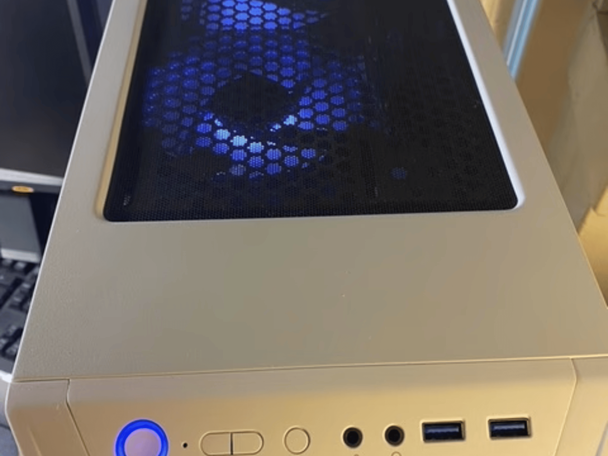 White Turbo COC Ryzen 5 1060 3GB