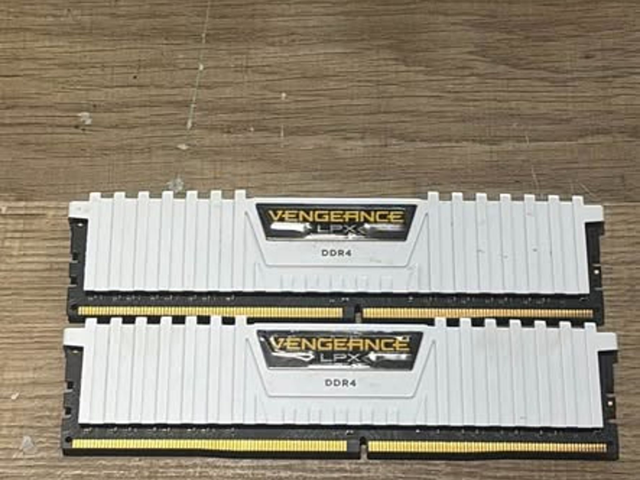 Machinist B450 (AM4), Ryzen 5 2600, Corsair Vengeance 2x8GB