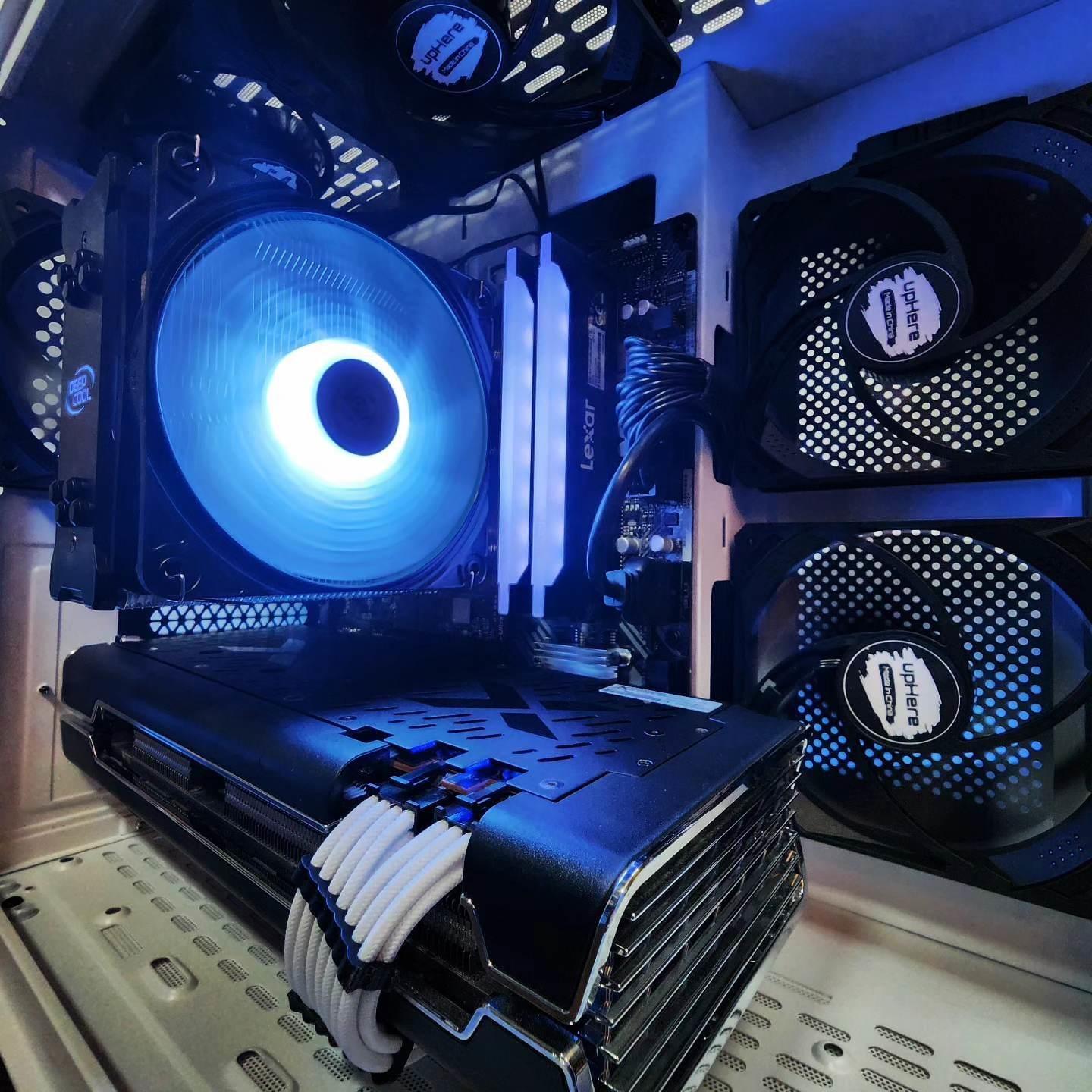 💙🤍 RX 5700XT // Ryzen 5 5600 // 16GB 3600MHz // 1TB NVMe Gen 3