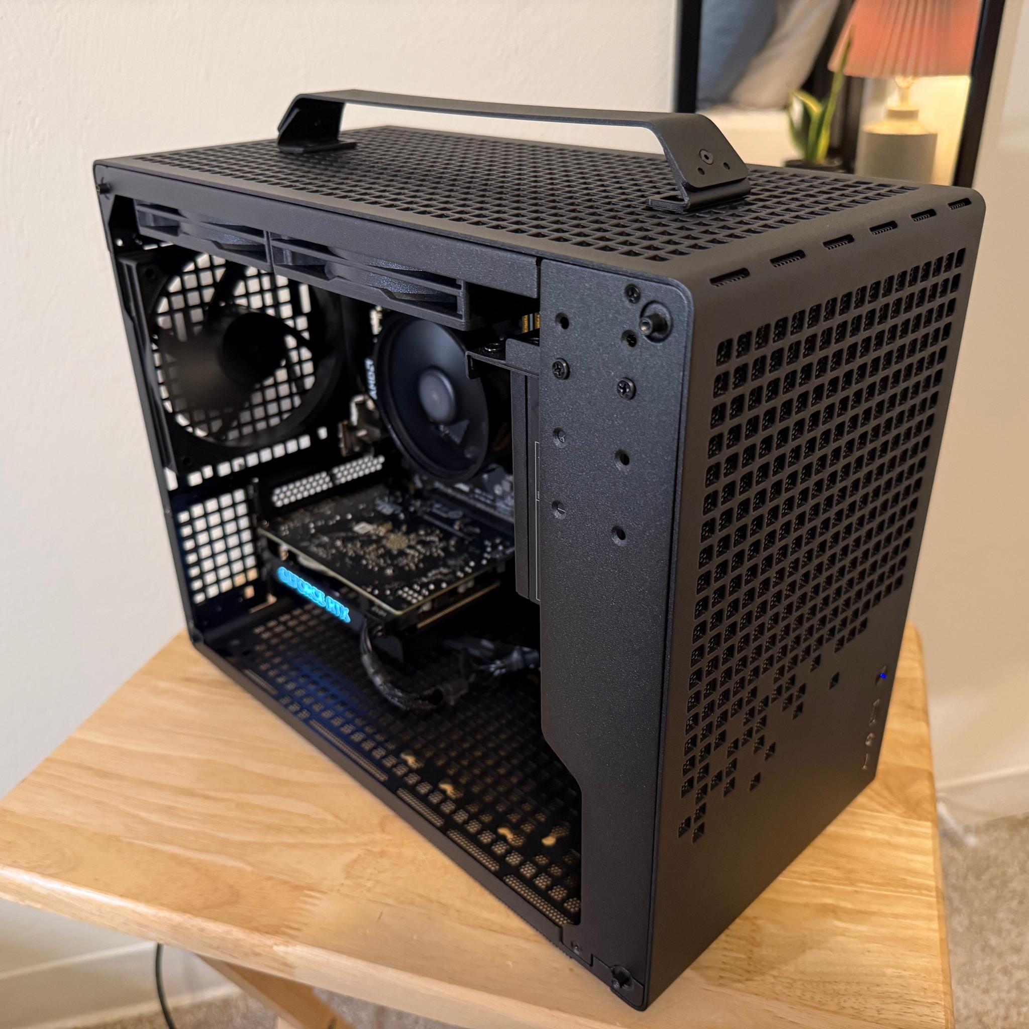 4060, Ryzen 5 5600X Gaming PC 1080p Beast, Small Profile
