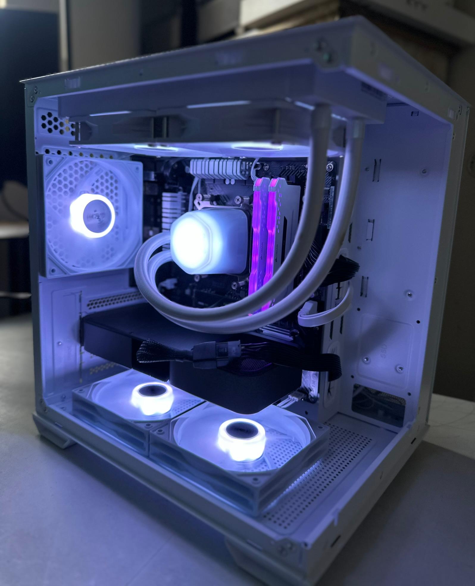 Ryzen 7 3700X / RTX 3070 / 512GB NVME / 32GB RAM