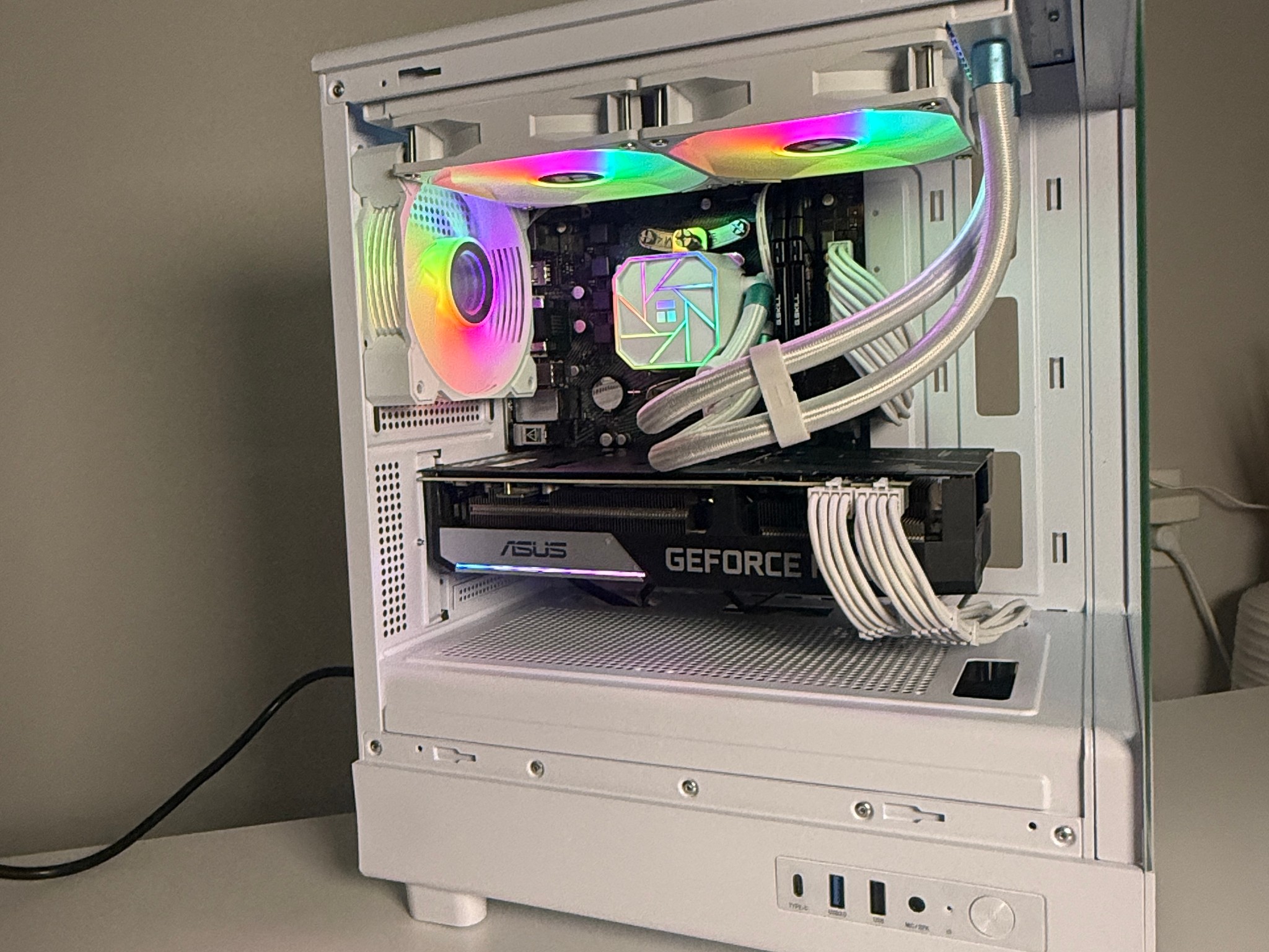 Rtx 3060 12gb |Intel i3 12100| 32gb Ram| 1080p Gaming PC Budget Banger All White