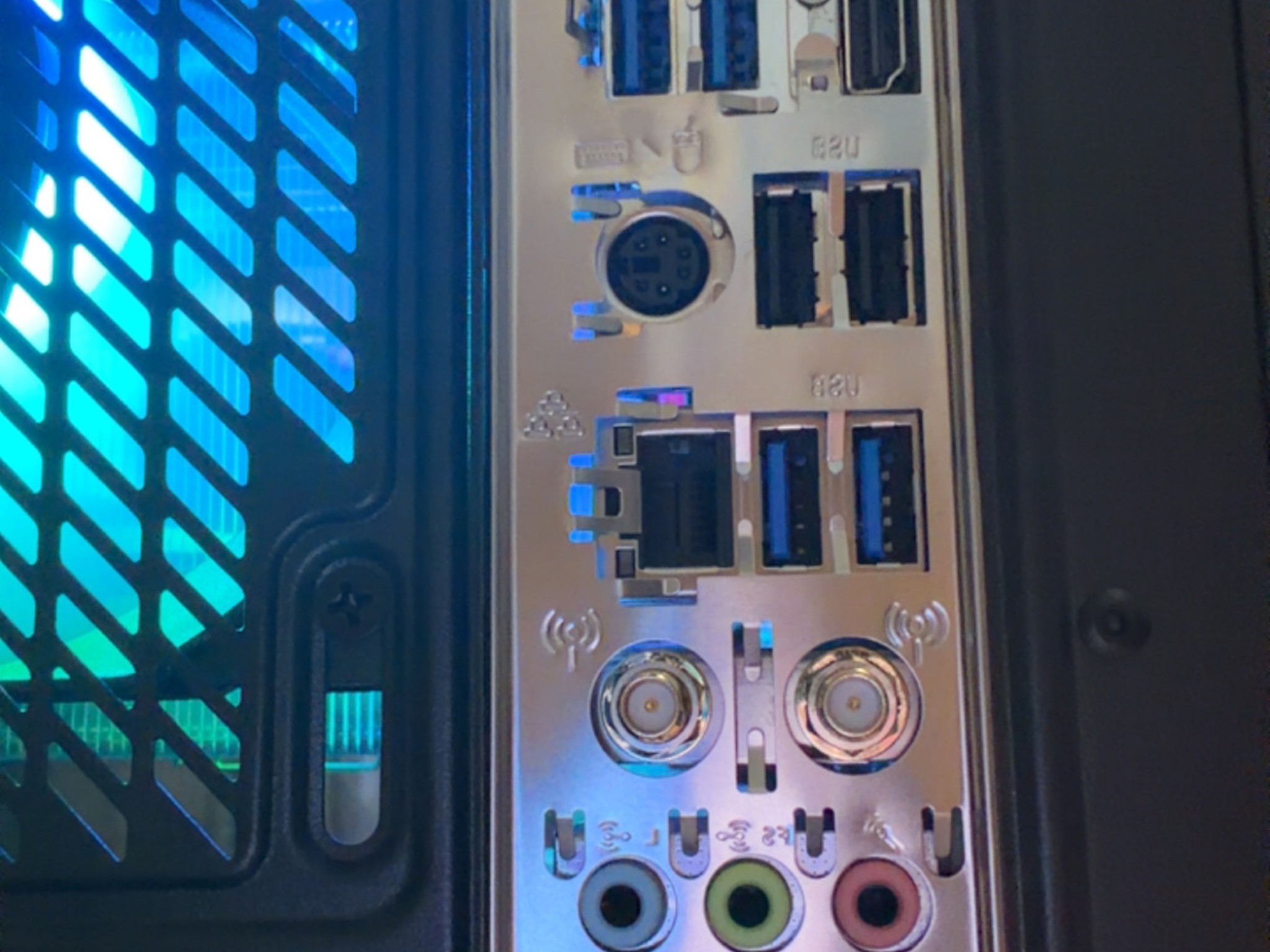 GTX 1060 | Ryzen 3 | 16GB | 512 ssd