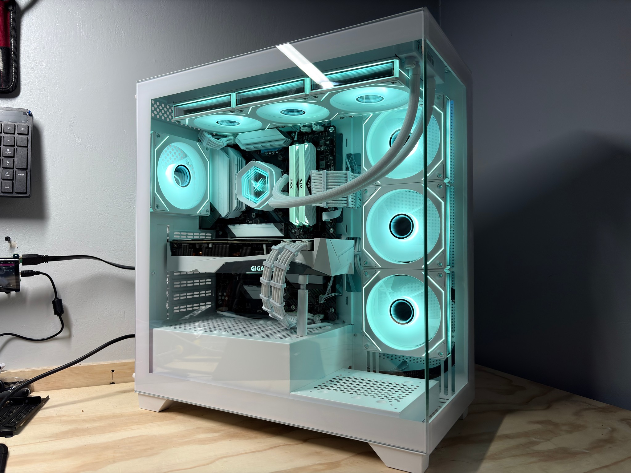 🧊❄️ Glacier Series Gaming PC / RTX 3070 + Ryzen 7 / NVMe SSD / Ready to Play! ❄️🧊