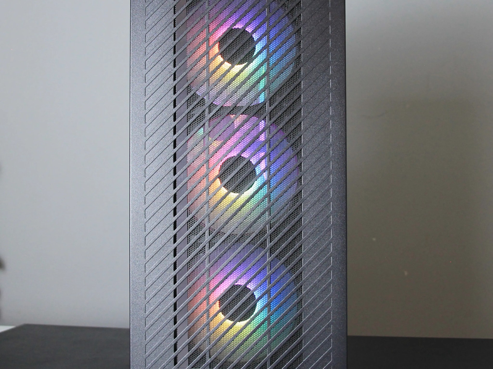 SLEEK POWERHOUSE: RYZEN 9600X + RX 7700 XT BUILD! ⚡️