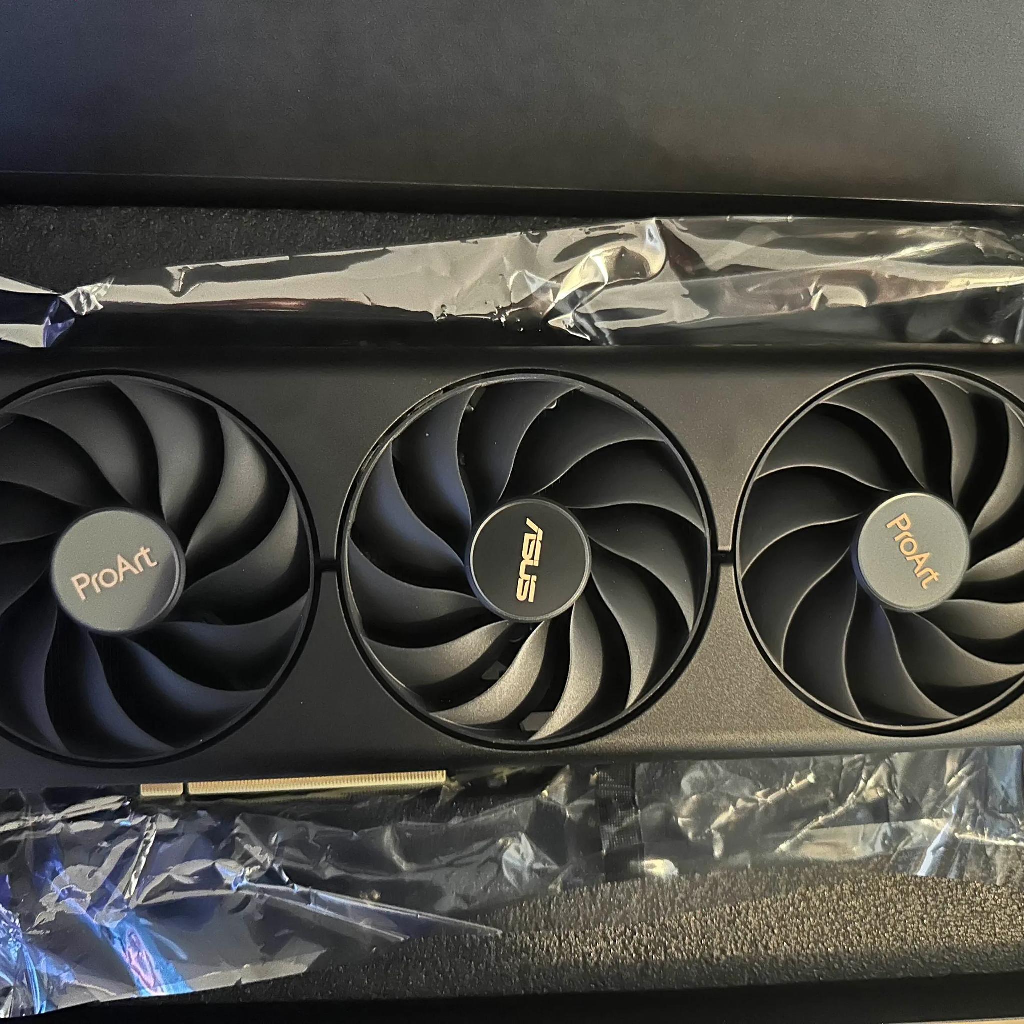 RTX 4070: ASUS Proart OC