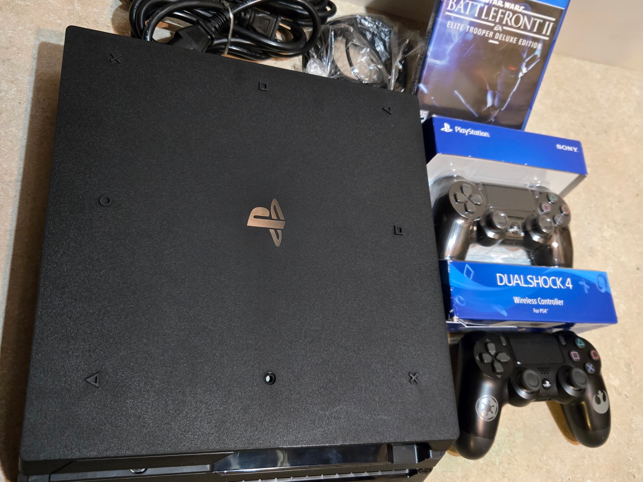 Playstation 4 Pro Console (PS4) - Star wars Battlefront 2 Edition