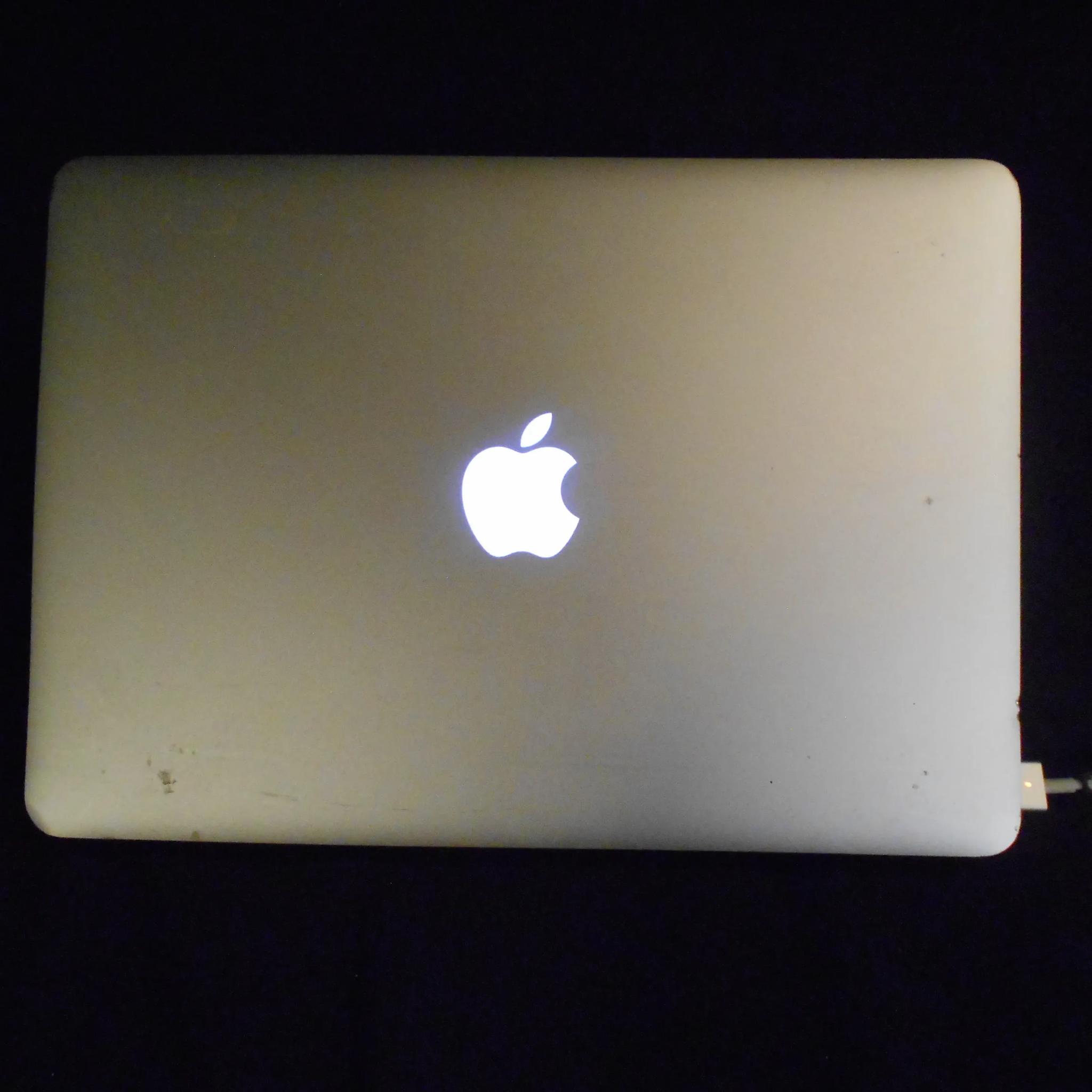 Macbook Air Sonoma i7