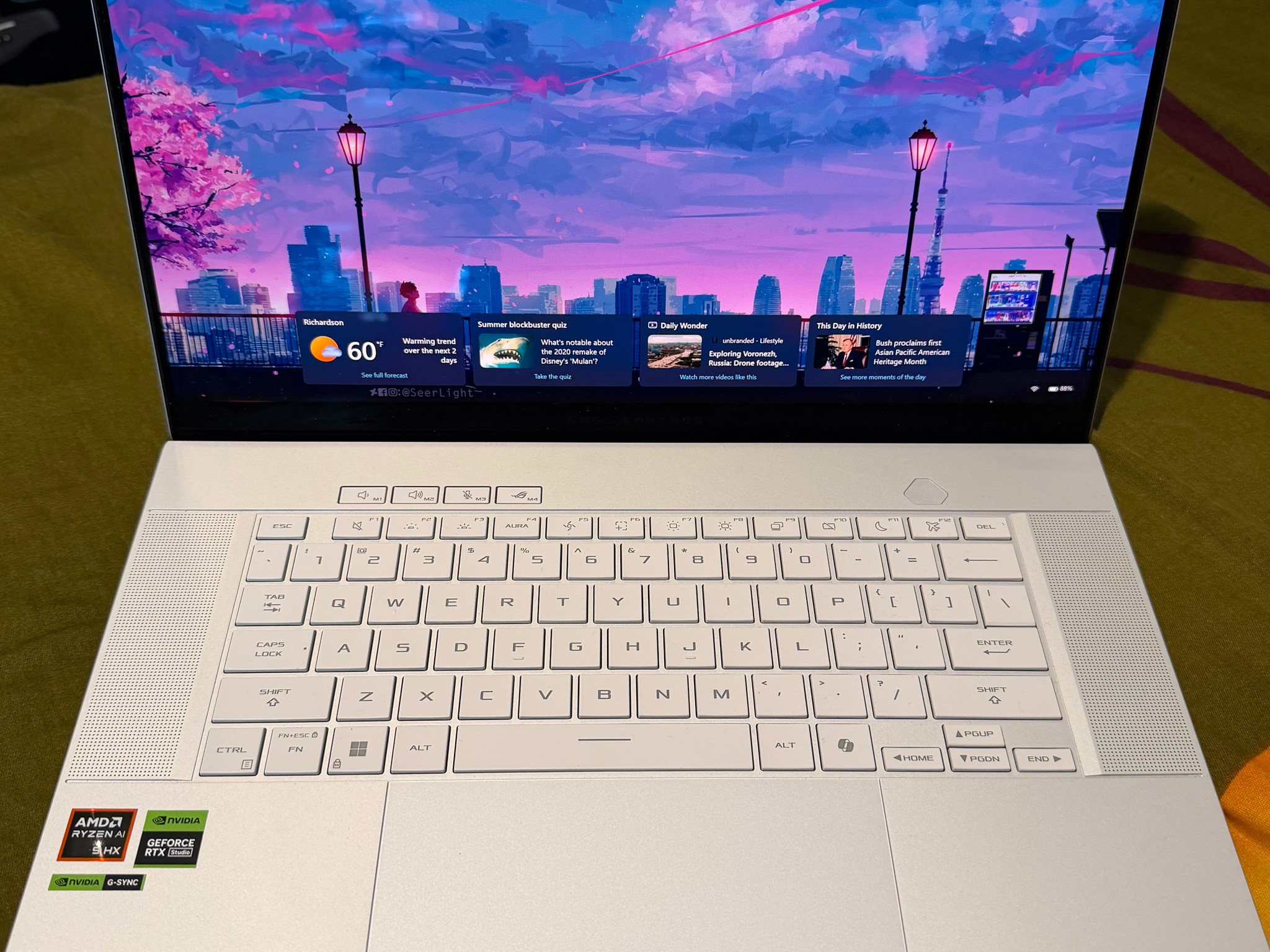 ASUS Zephyrus G16 Gaming laptop RTX 4070, Ryzen AI 9 370HX, 32GB Ram, 2TB SSD