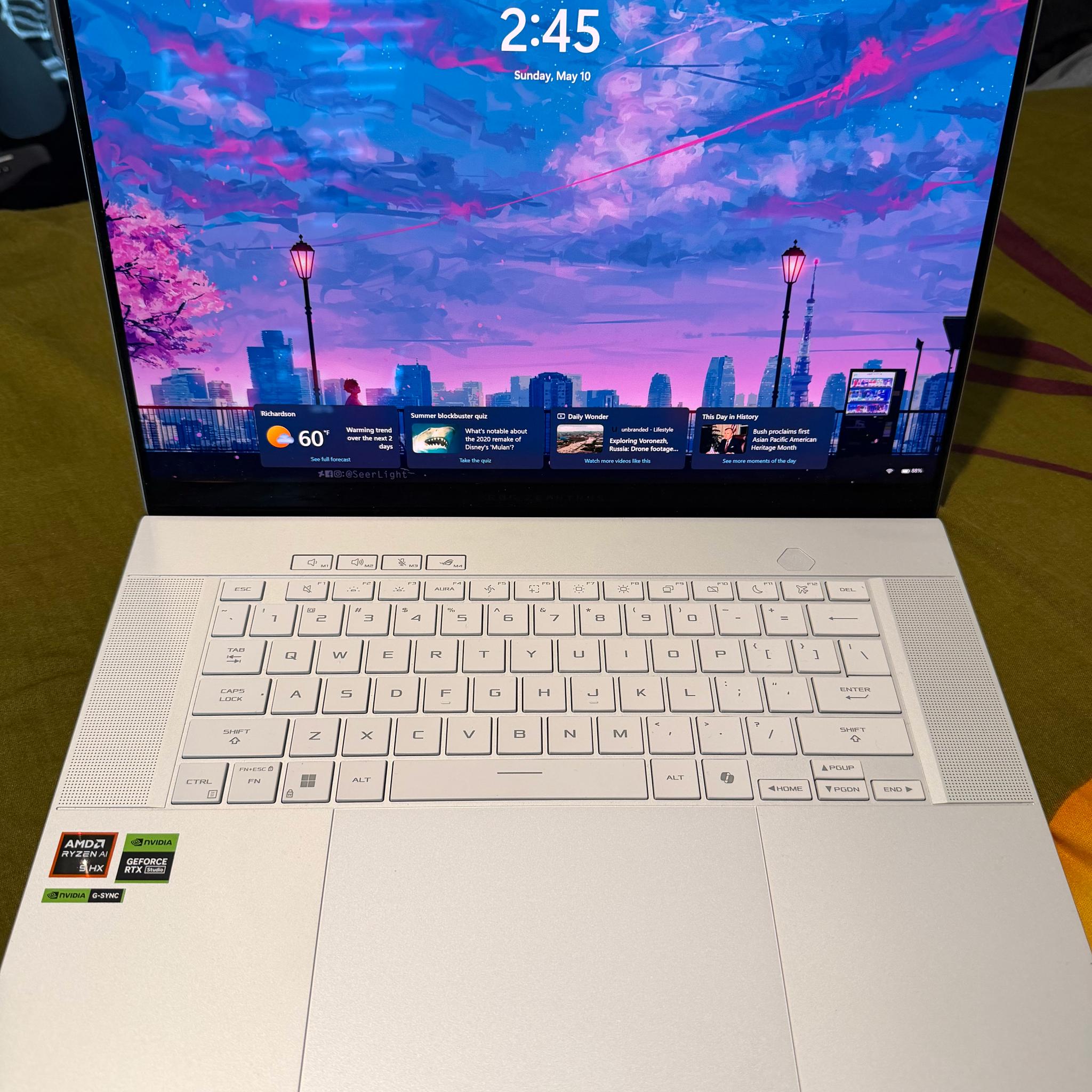 ASUS Zephyrus G16 Gaming laptop RTX 4070, Ryzen AI 9 370HX, 32GB Ram, 2TB SSD