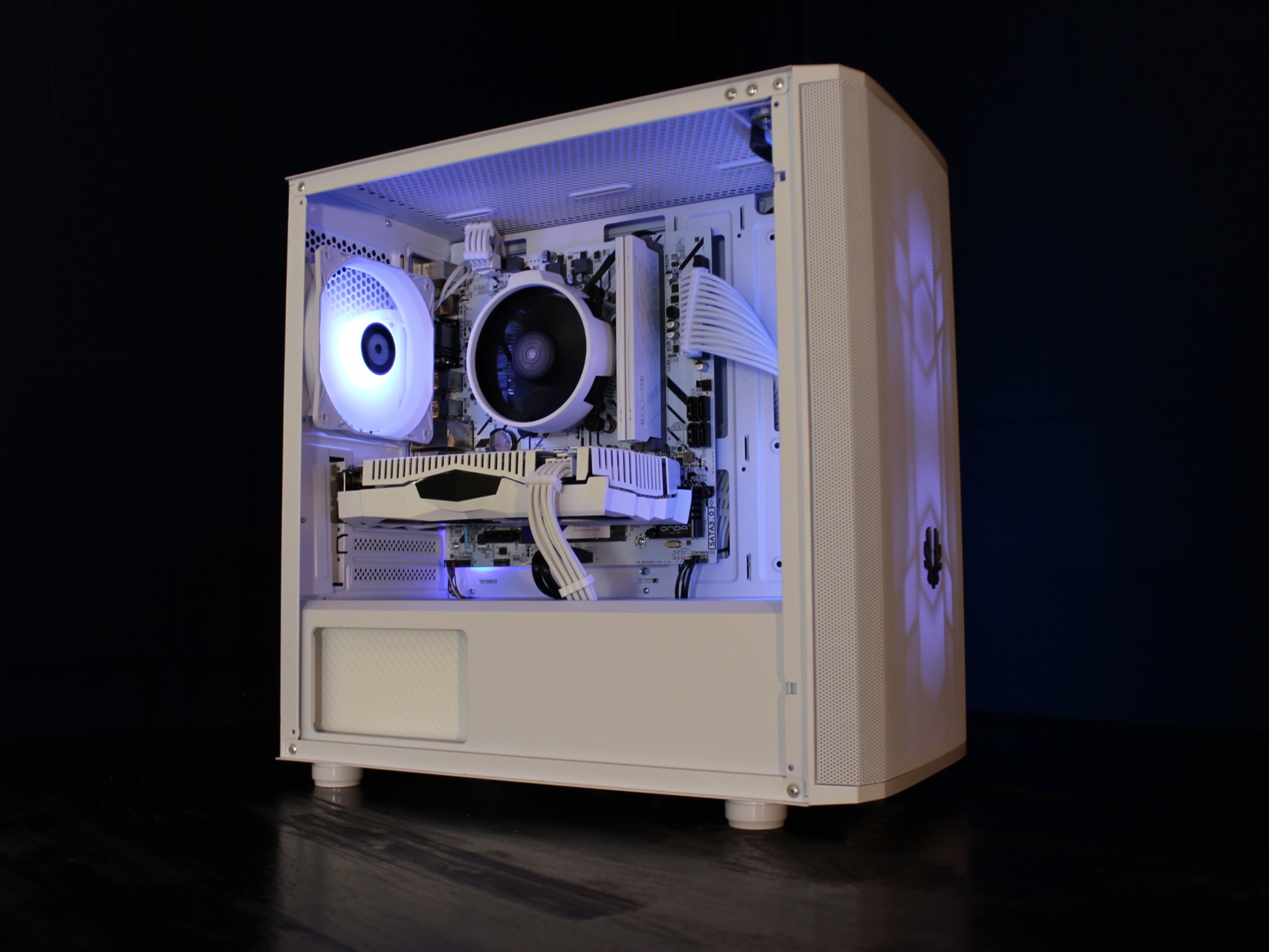 Gaming PC: Ryzen 5 3600, RTX 2060 Super, 16GB RAM, 1TB SSD