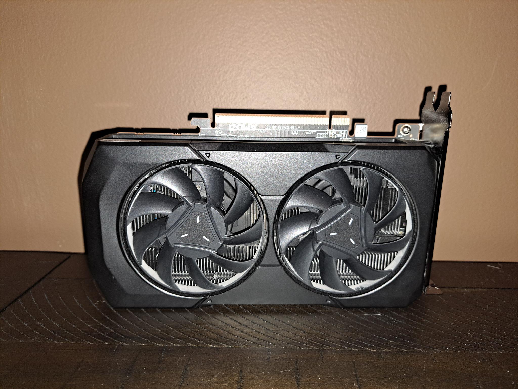 AMD Radeon RX 7600 8GB