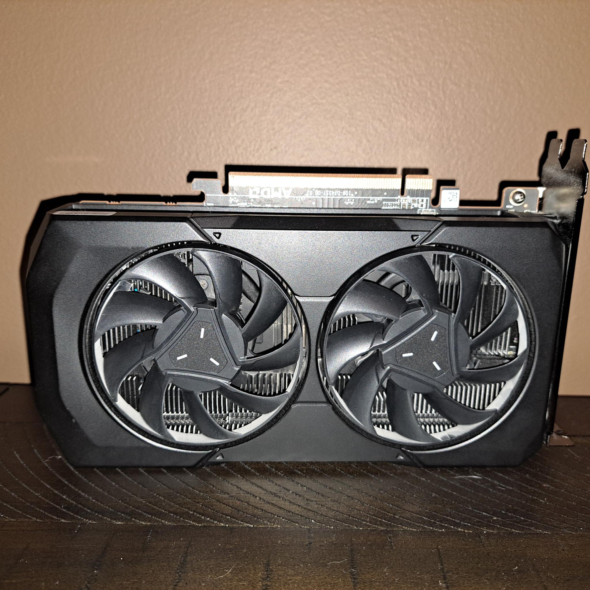 AMD Radeon RX 7600 8GB