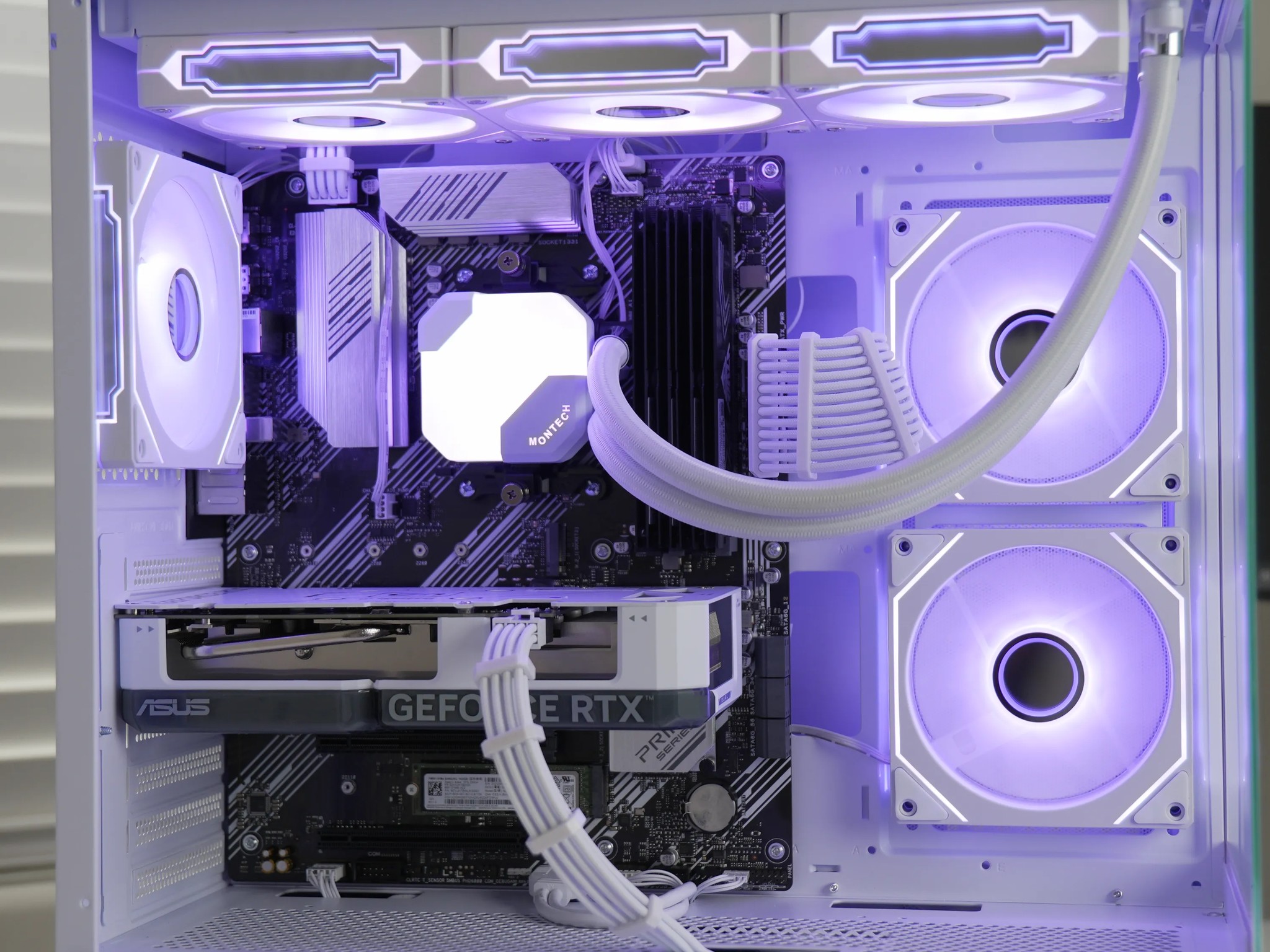 RTX 4060 | RYZEN 7 3700X | 32GB RAM | 1TB SSD | Wifi + BT | Windows 11 - Water Cooled Gaming PC