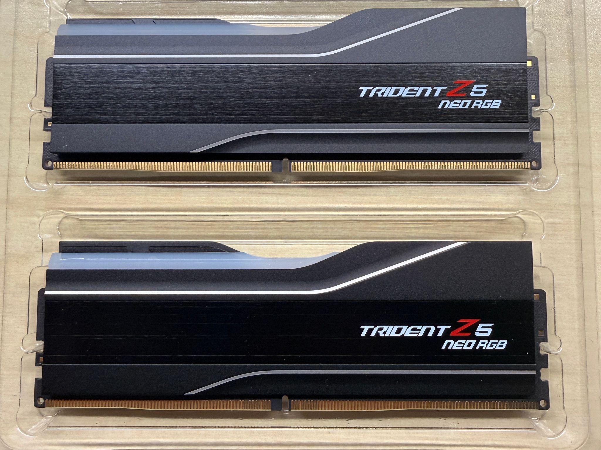 G.Skill Trident Z5 neo rgb DDR5-6400 CL32 24Gbx2 EXPO