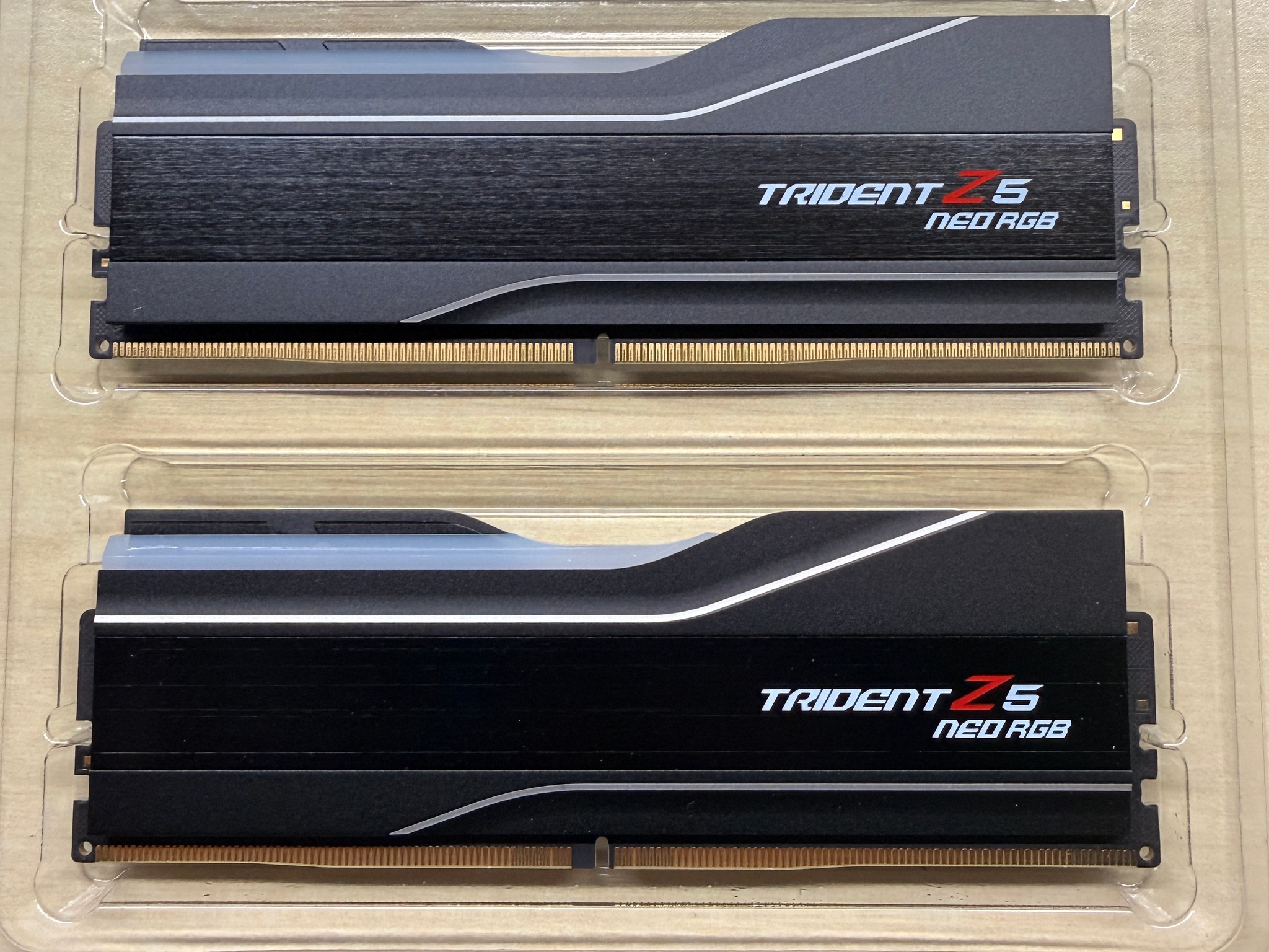 G.Skill Trident Z5 neo rgb DDR5-6400 CL32 24Gbx2 EXPO