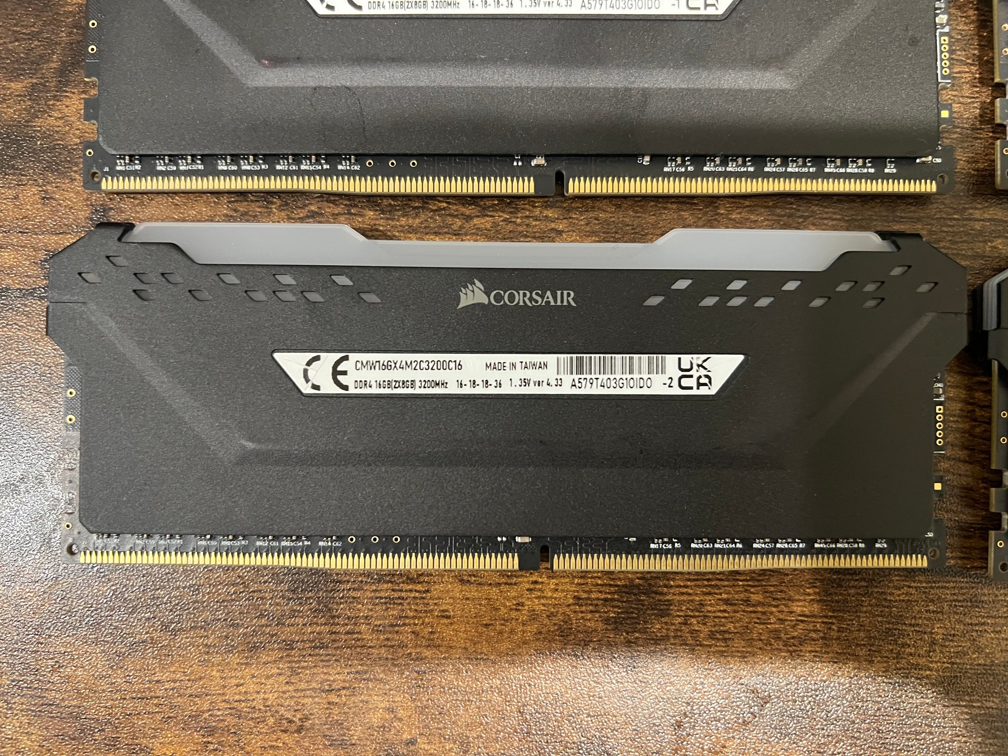 32GB (4x8GB) DDR4-3200MHz CL16 Corsair Vengeance RGB PRO RAM Memory