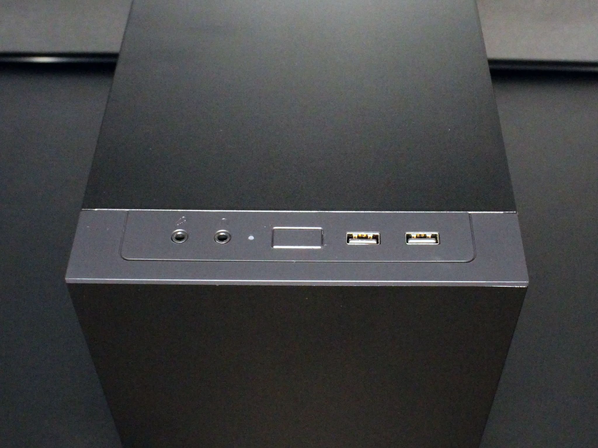 Mini Gaming PC / AMD Ryzen 7 5800X / RTX 4060 / 16GB / 1TB / Windows 11 Pro