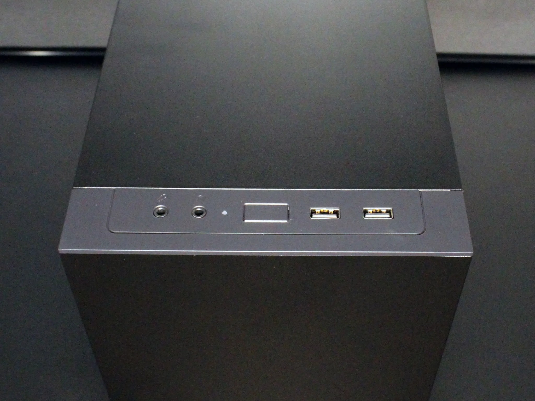 Mini Gaming PC / AMD Ryzen 7 5800X / RTX 4060 / 16GB / 1TB / Windows 11 Pro
