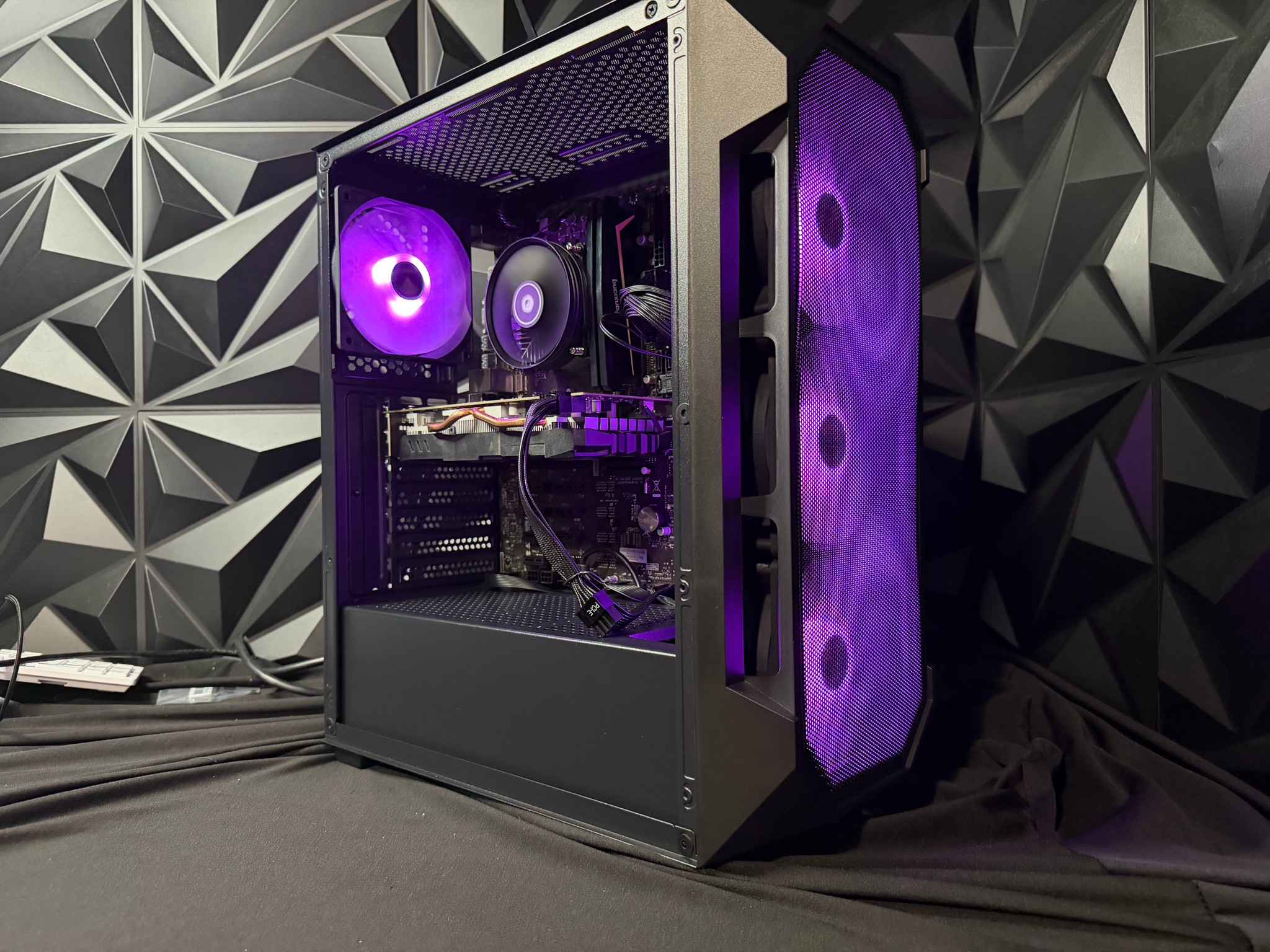 💅🔥 THE BUDGET BADDIE 8780 🔥💅i7 8700T| RX 580| 16 GB DDR4|500 GB SSD| 650W PSU