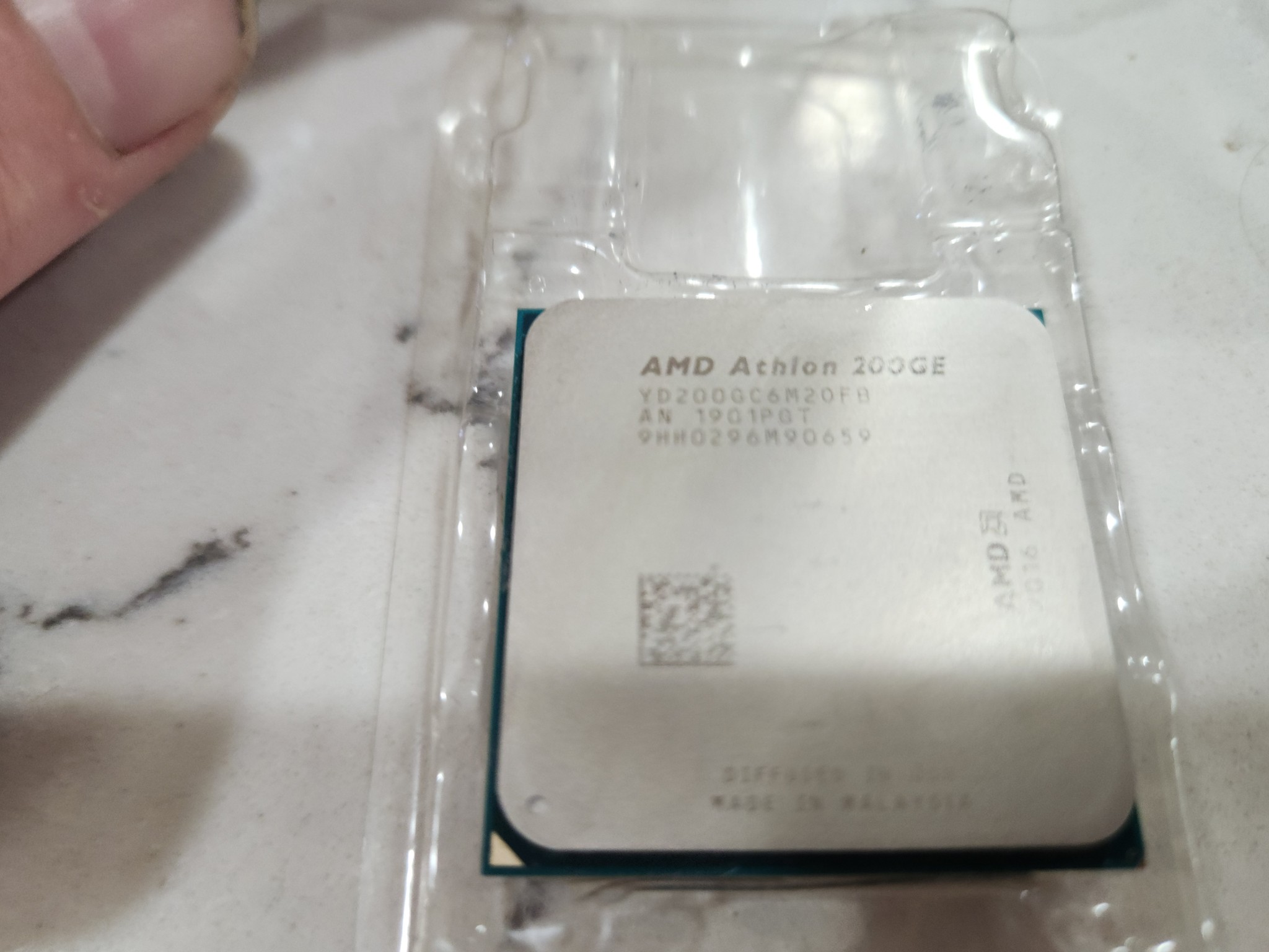 AMD ATHLON 200GE