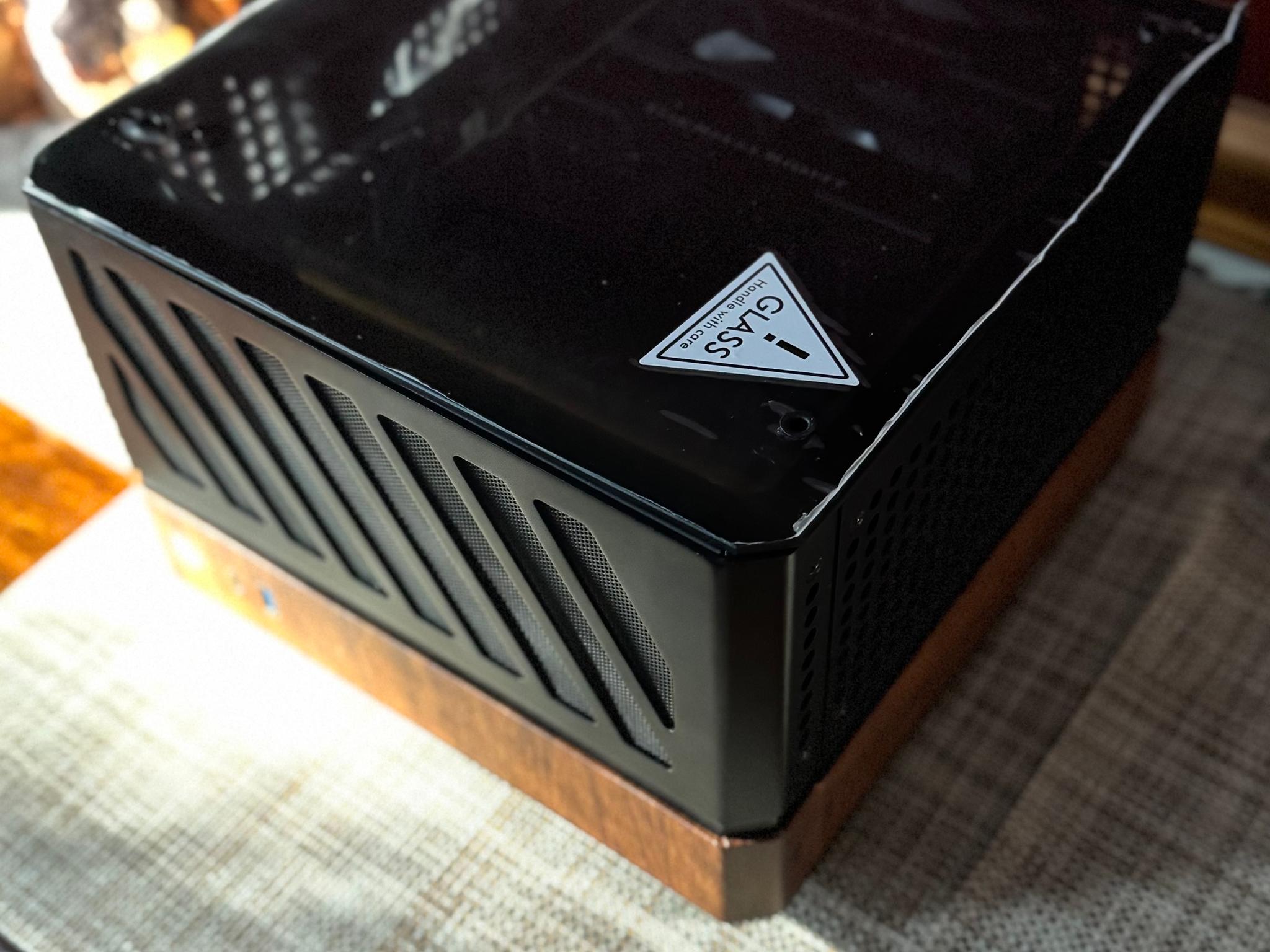 Luxury "Steam Machine" Ryzen 5 7600X3D Powercolor 9060 XT 32GB 1TB SteamOS 4K60 SFF Gaming Console