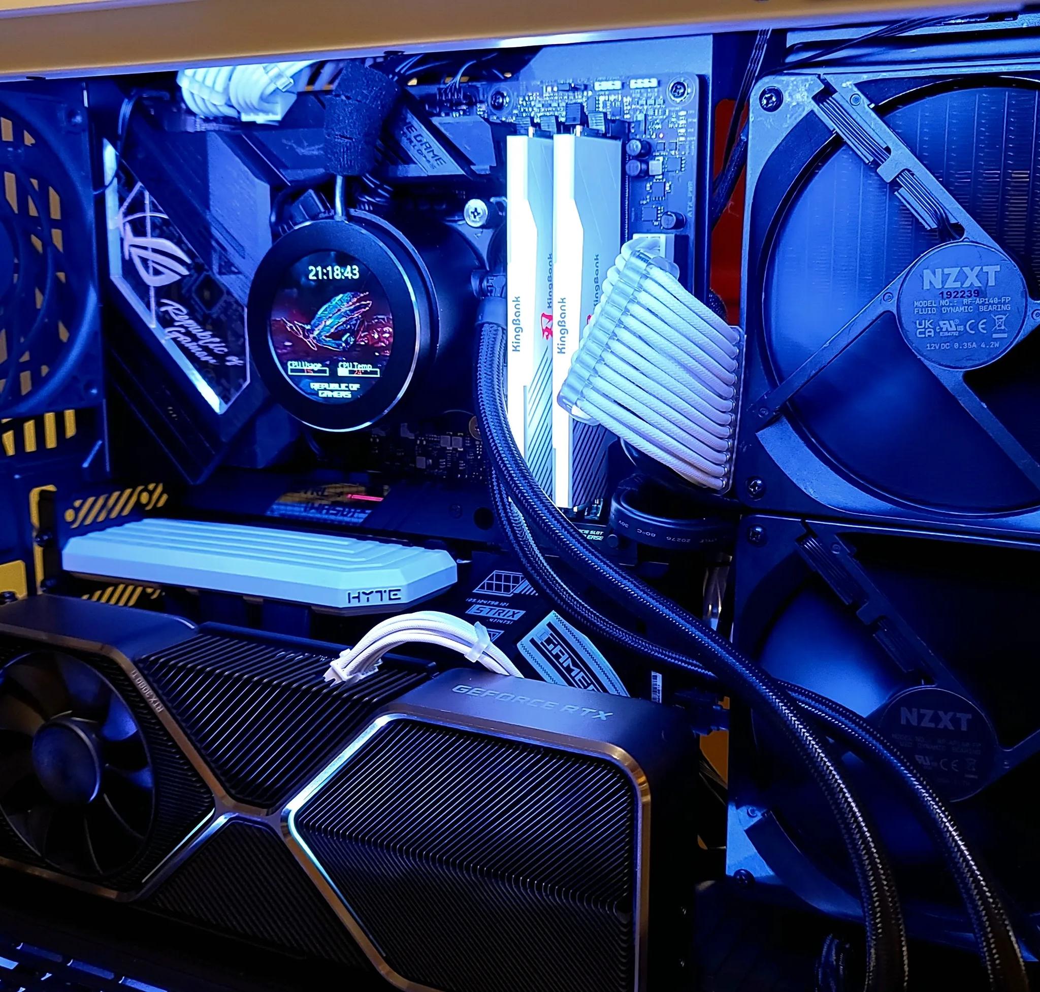 Black & Hyte--12900K, RTX 3080TI FE, 32 GB DDR5 6400, 2TB Samsng 980 PRO, Kraken 280mm, RM 1000x