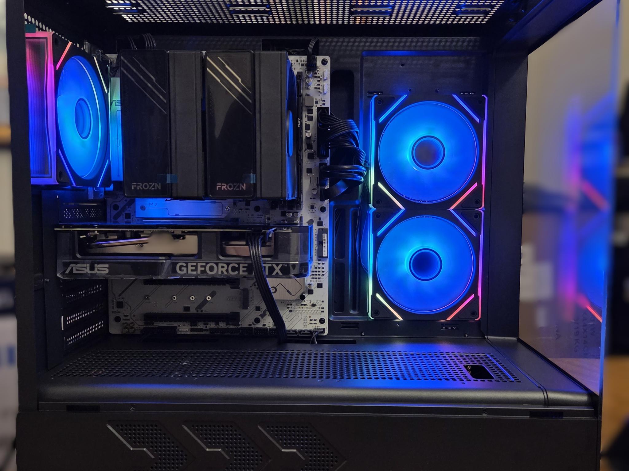 ASUS Gaming PC Build, R7 7700x-ASUS 4070 EVO OC-32GB Kingston-2TB WD Blue S5000