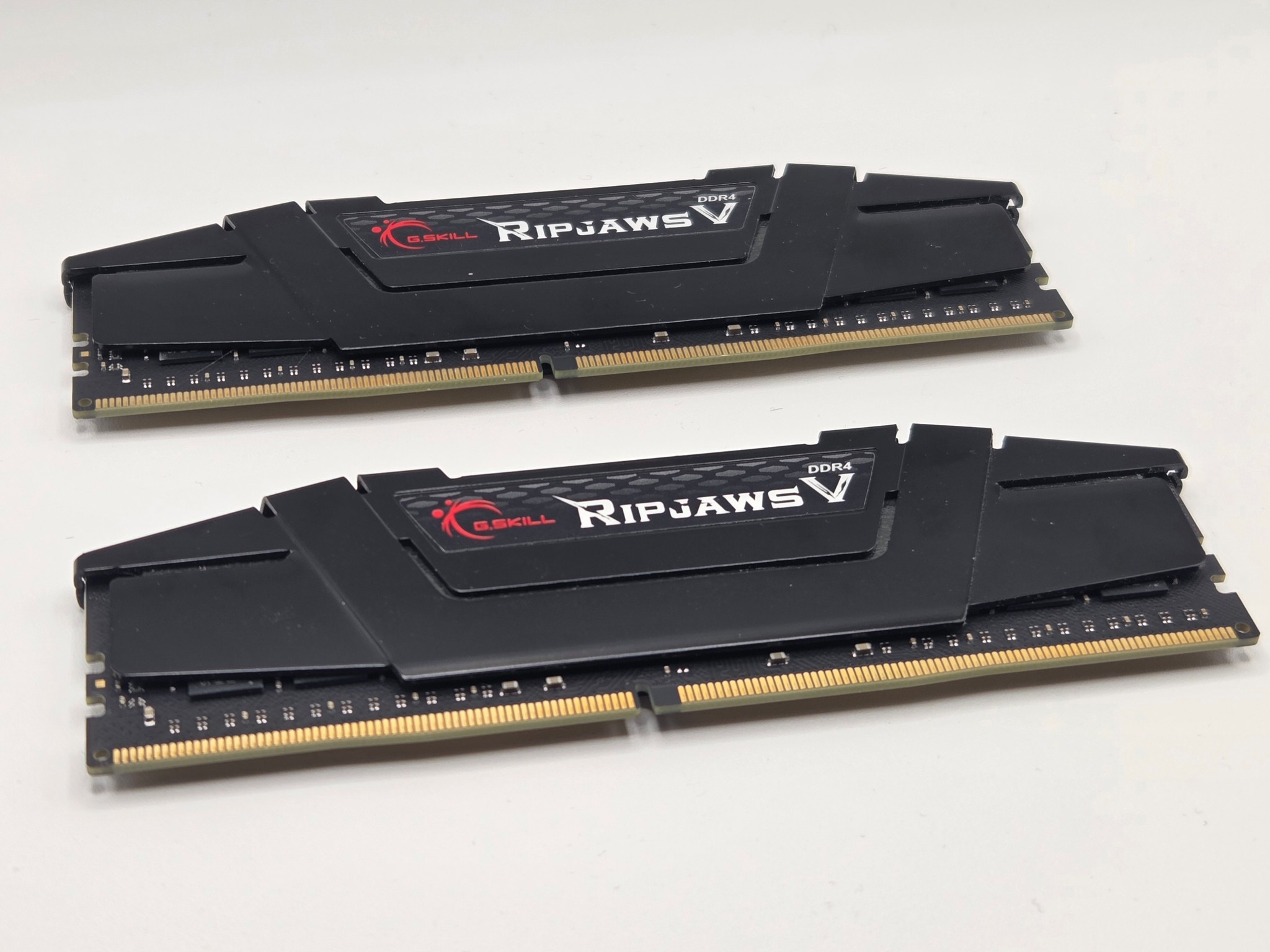 G.Skill RipjawsV CL18 DDR4-3600 64gb (32GBx2)