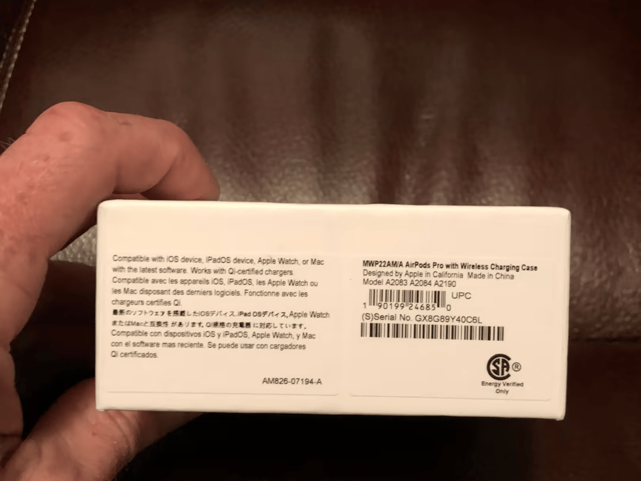 New Apple AirPods Pro w/ mag.case 