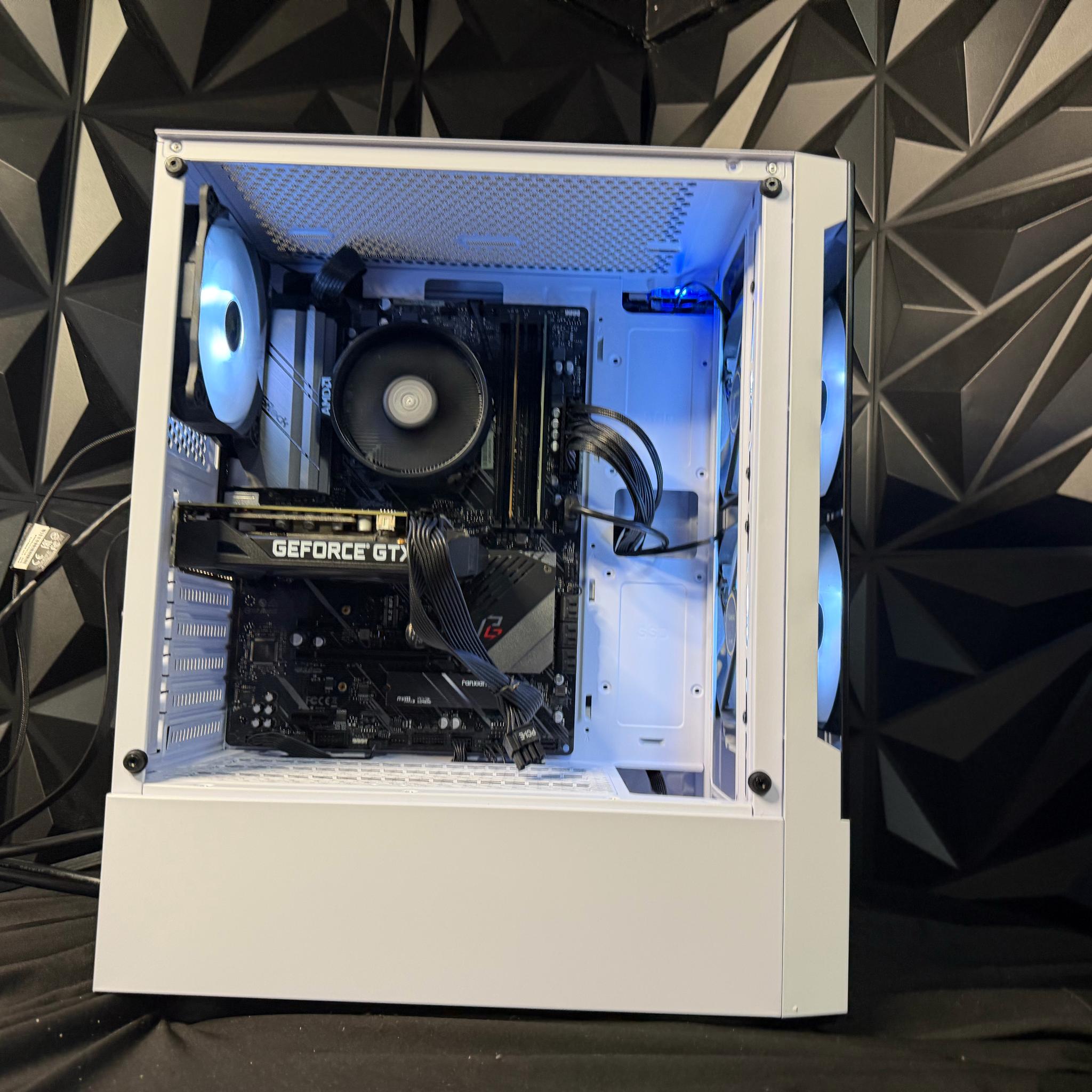 💸🎮 THE BUDGET BOOMER 🎮💸Ryzen 5 3600| GTX 1660 Super| 16 GB DDR4| 750 GB NVMe| 650W PSU
