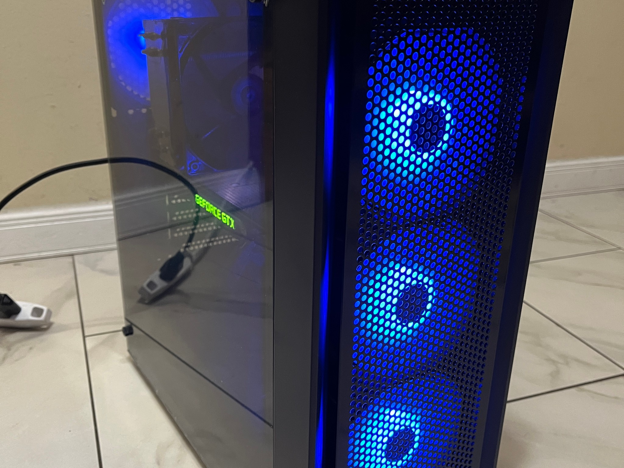 🟠🔥NVIDIA GTX 1080 Ti, Intel i7-7700, 12GB RAM, 1.2 TB Storage, High FPS Custom RGB Gaming PC