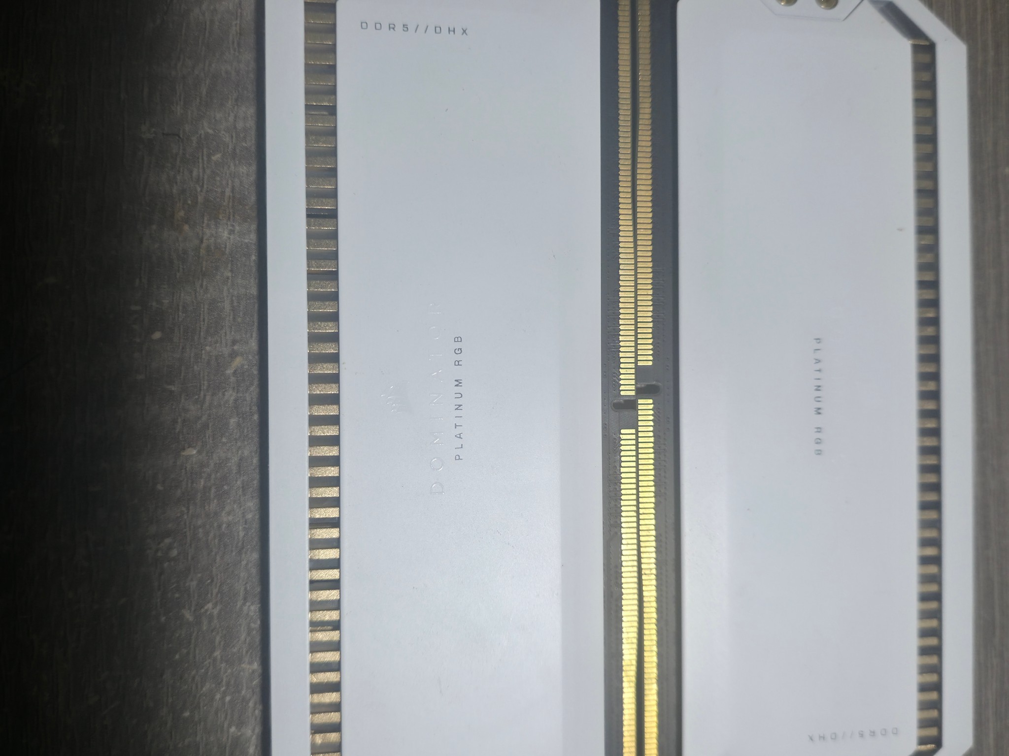 CORSAIR DOMINATOR PLATINUM RGB DDR5 RAM 32GB (2x16GB) 6200MHz CL36 Intel XMP