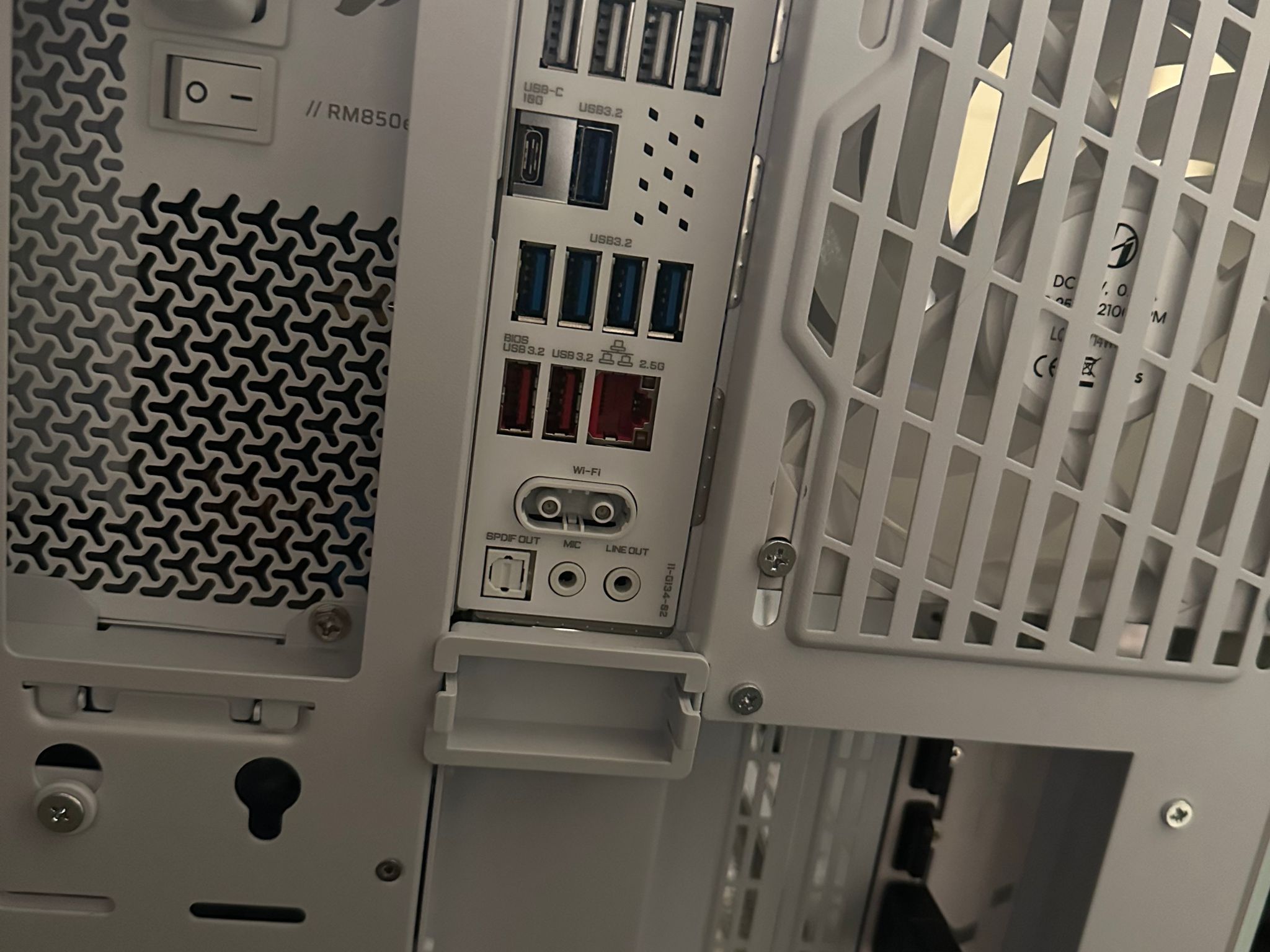 All White Gaming PC | RX 9070 XT | Ryzen 7 9700X
