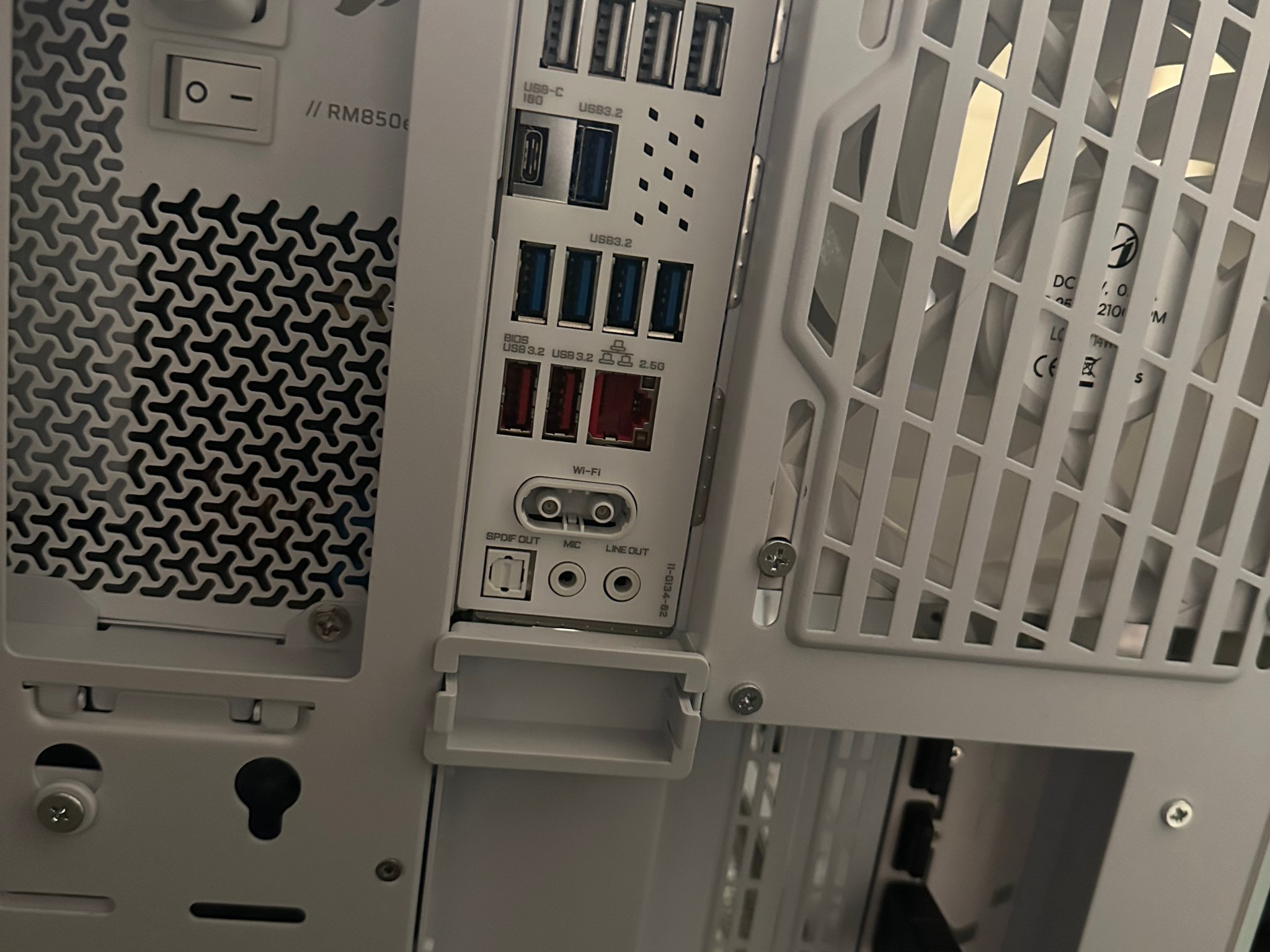 All White Gaming PC | RX 9070 XT | Ryzen 7 9700X