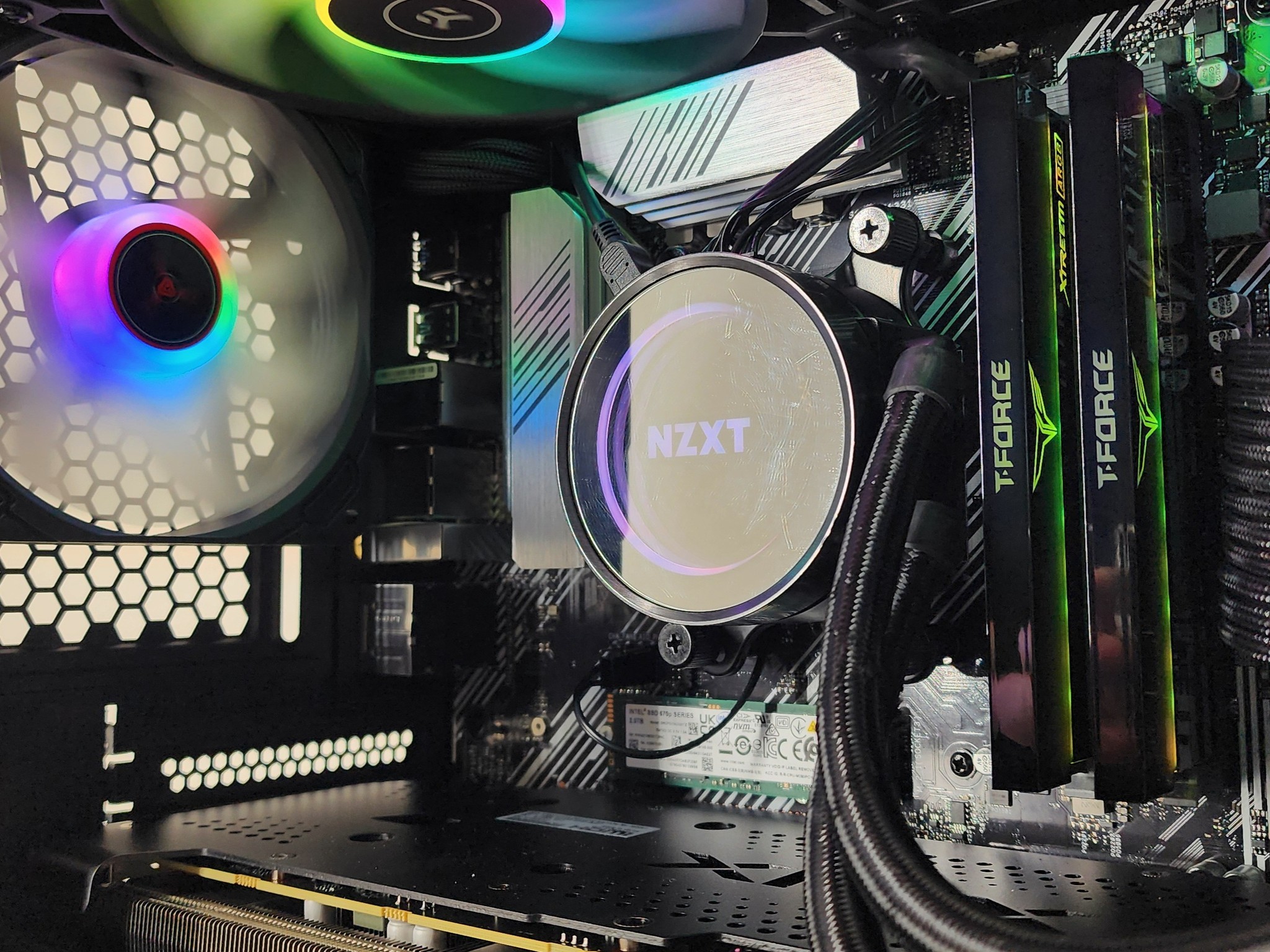 Gaming PC Ryzen 9 5950X 32GB RAM 2TB SSD RX 7600 XT 16GB Windows 11 Computer
